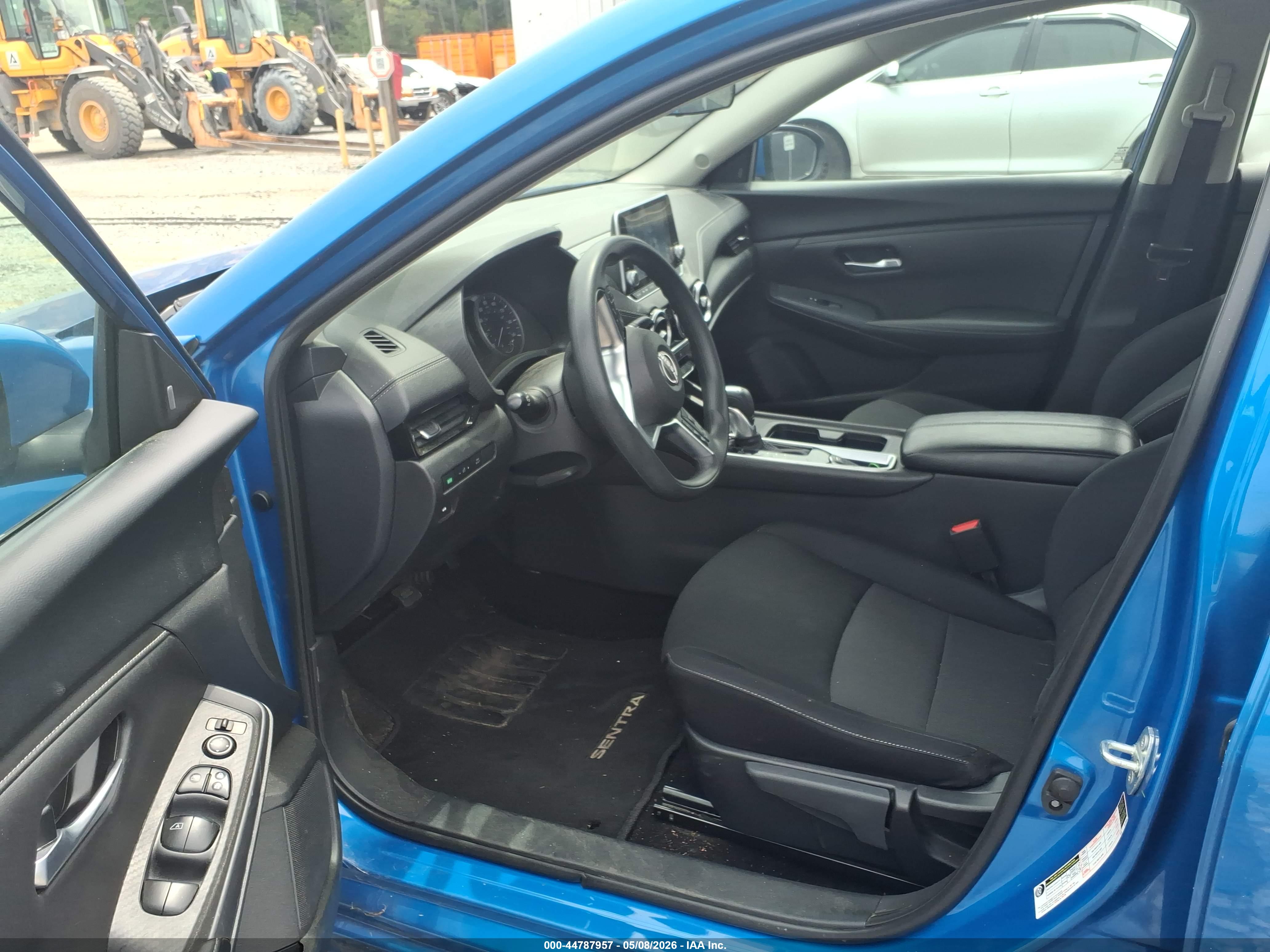 NISSAN SENTRA image 5
