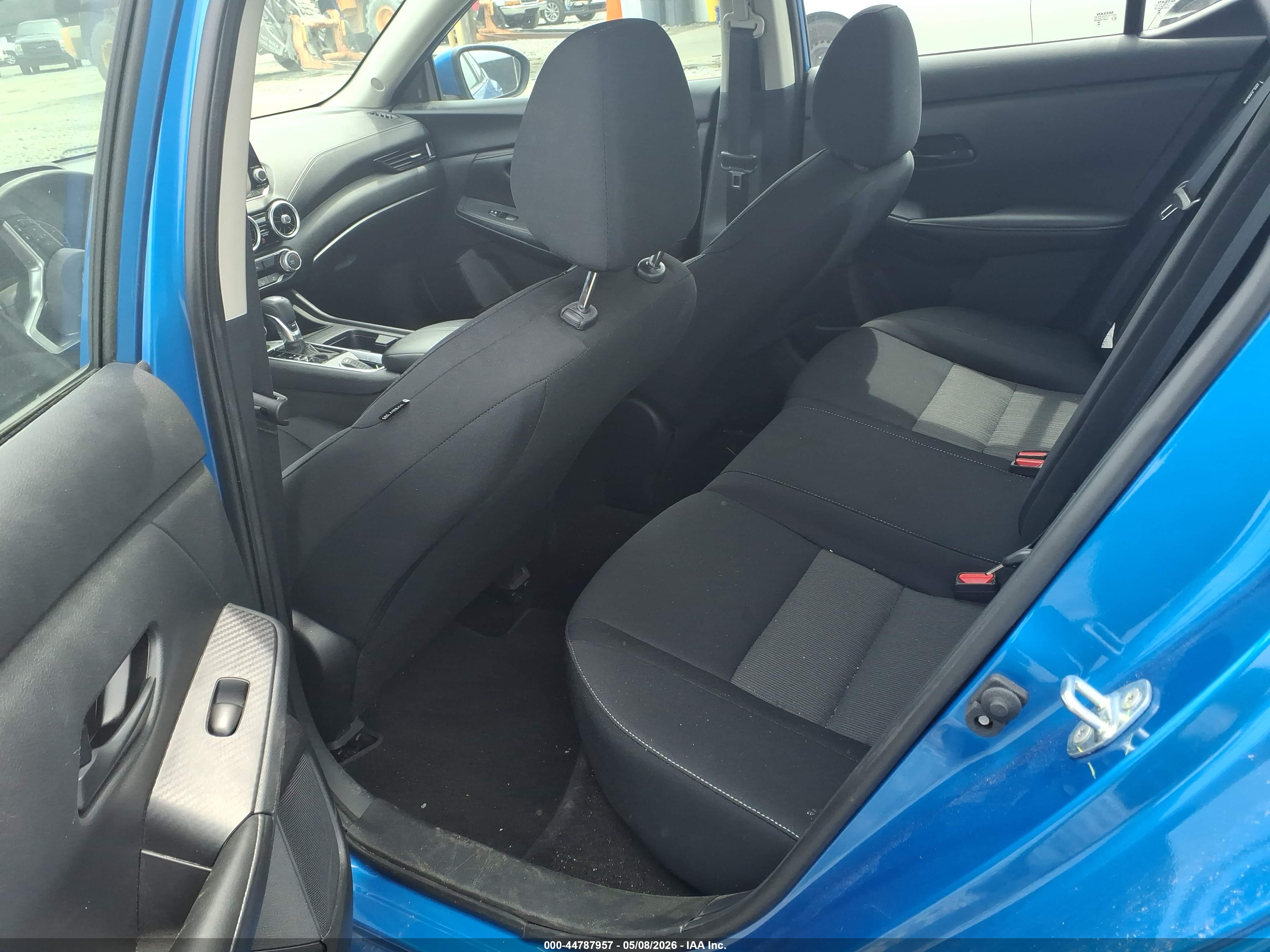 NISSAN SENTRA image 8