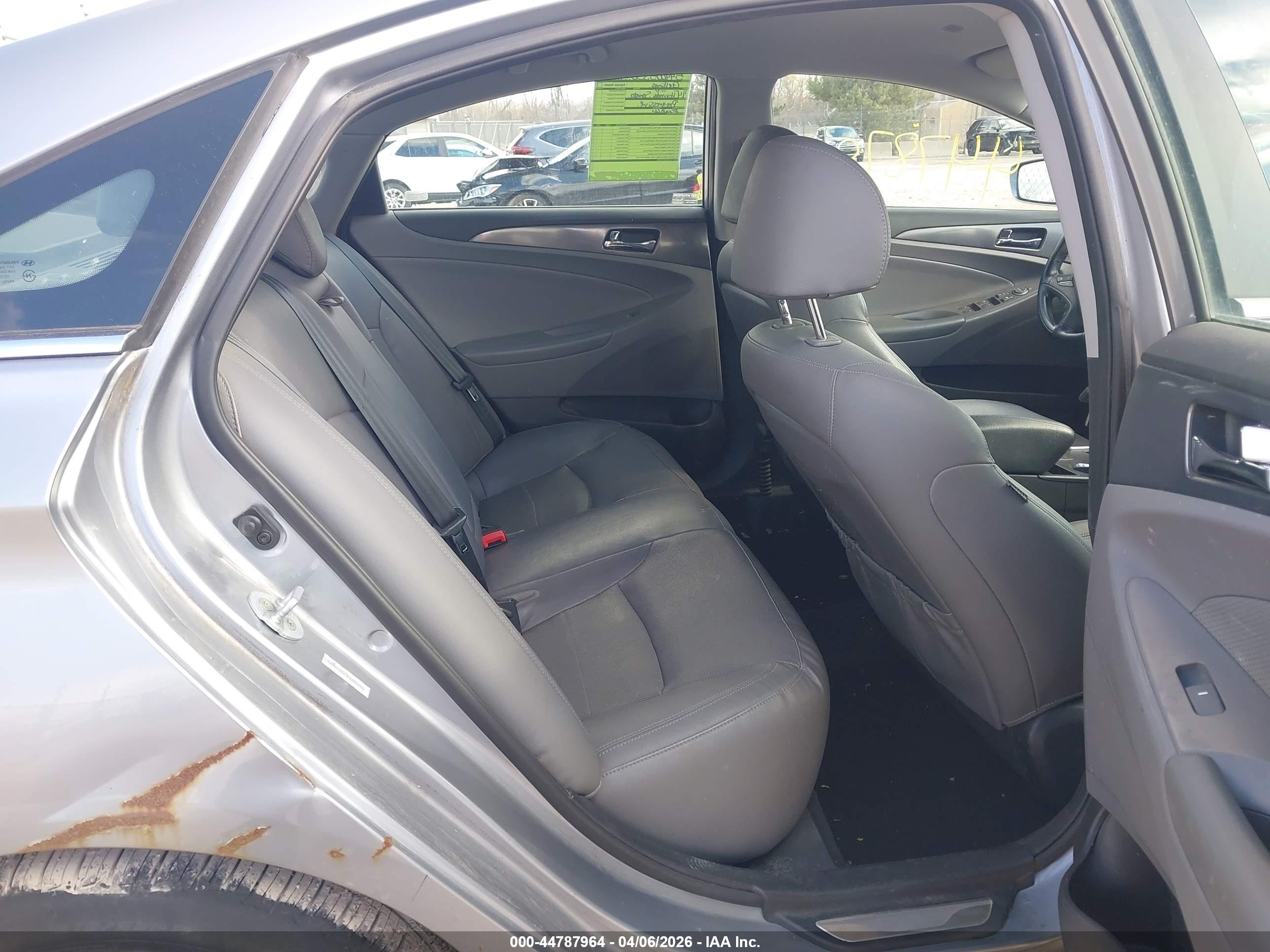 HYUNDAI SONATA image 8