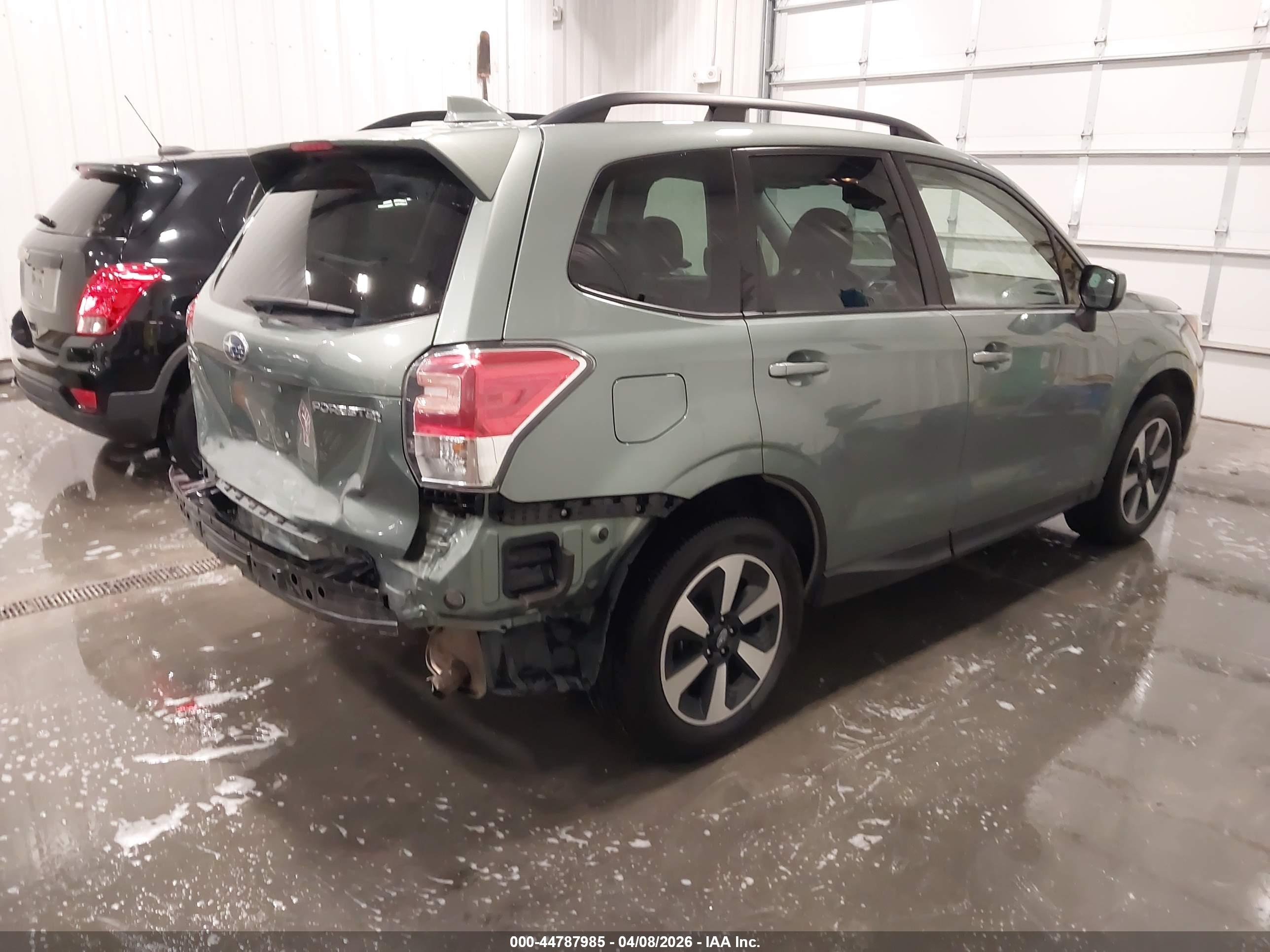 SUBARU FORESTER image 4