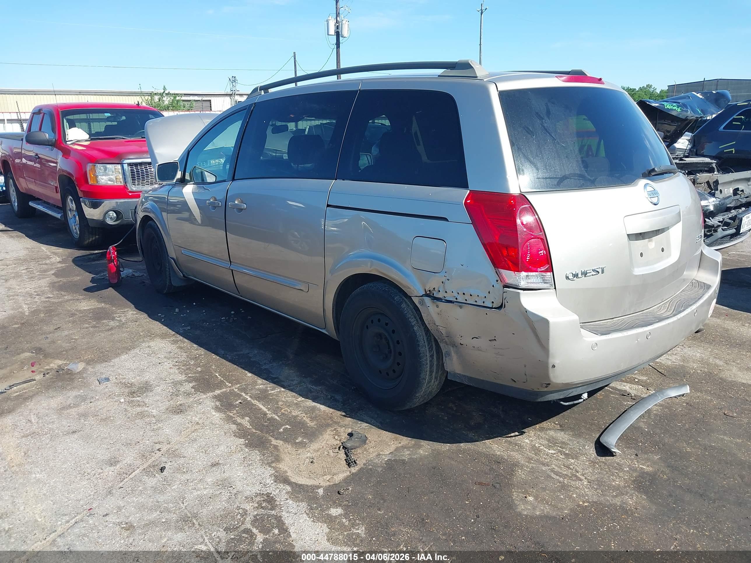 NISSAN QUEST image 3