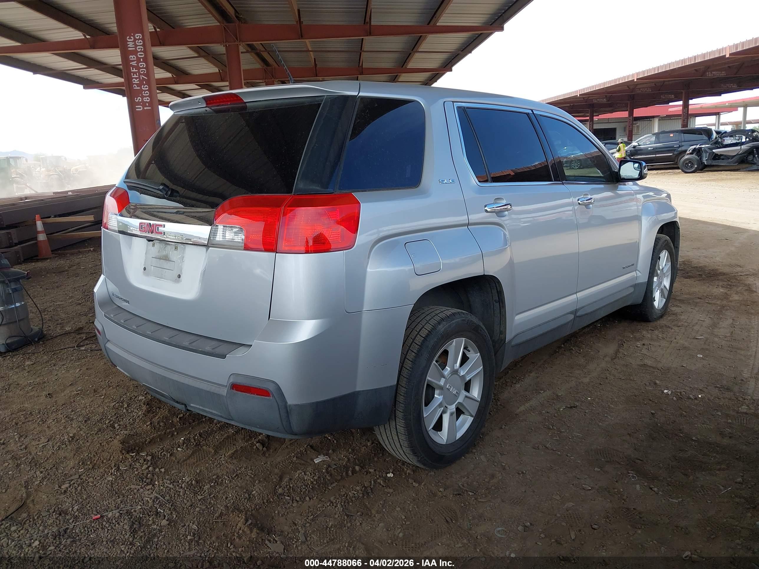 GMC TERRAIN image 4