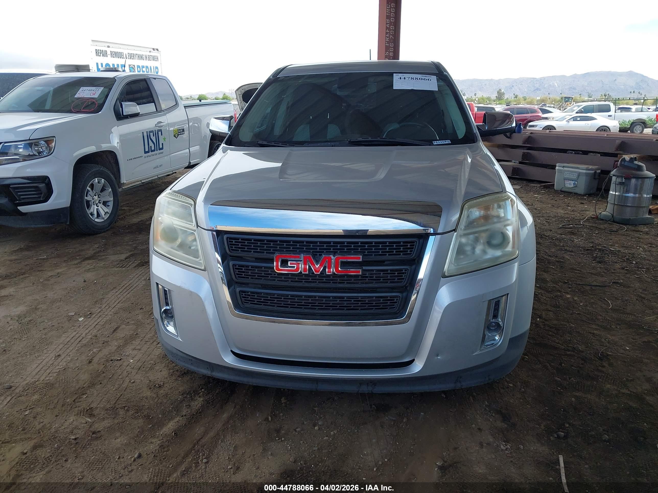 GMC TERRAIN image 6