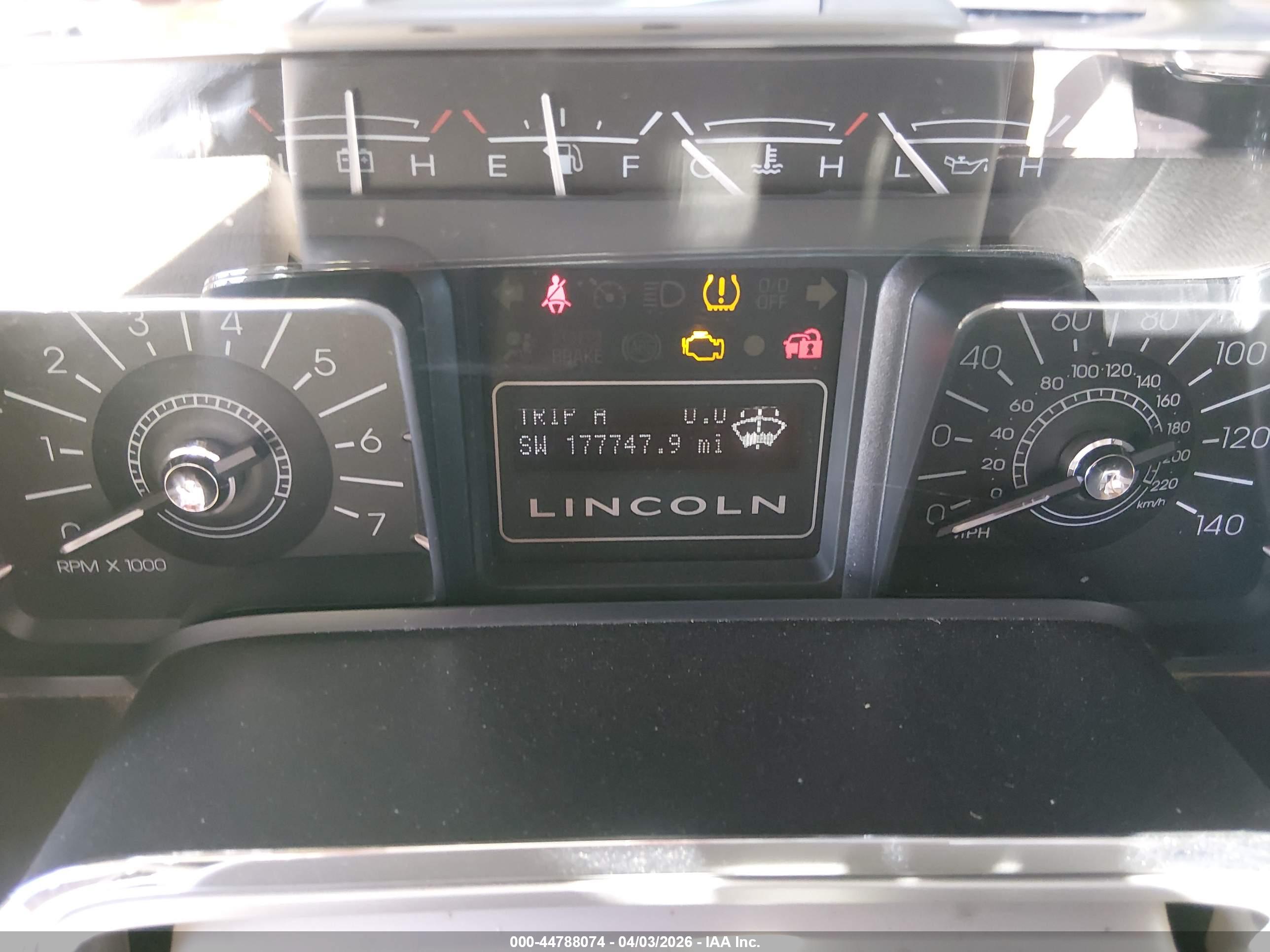 LINCOLN NAVIGATOR image 7