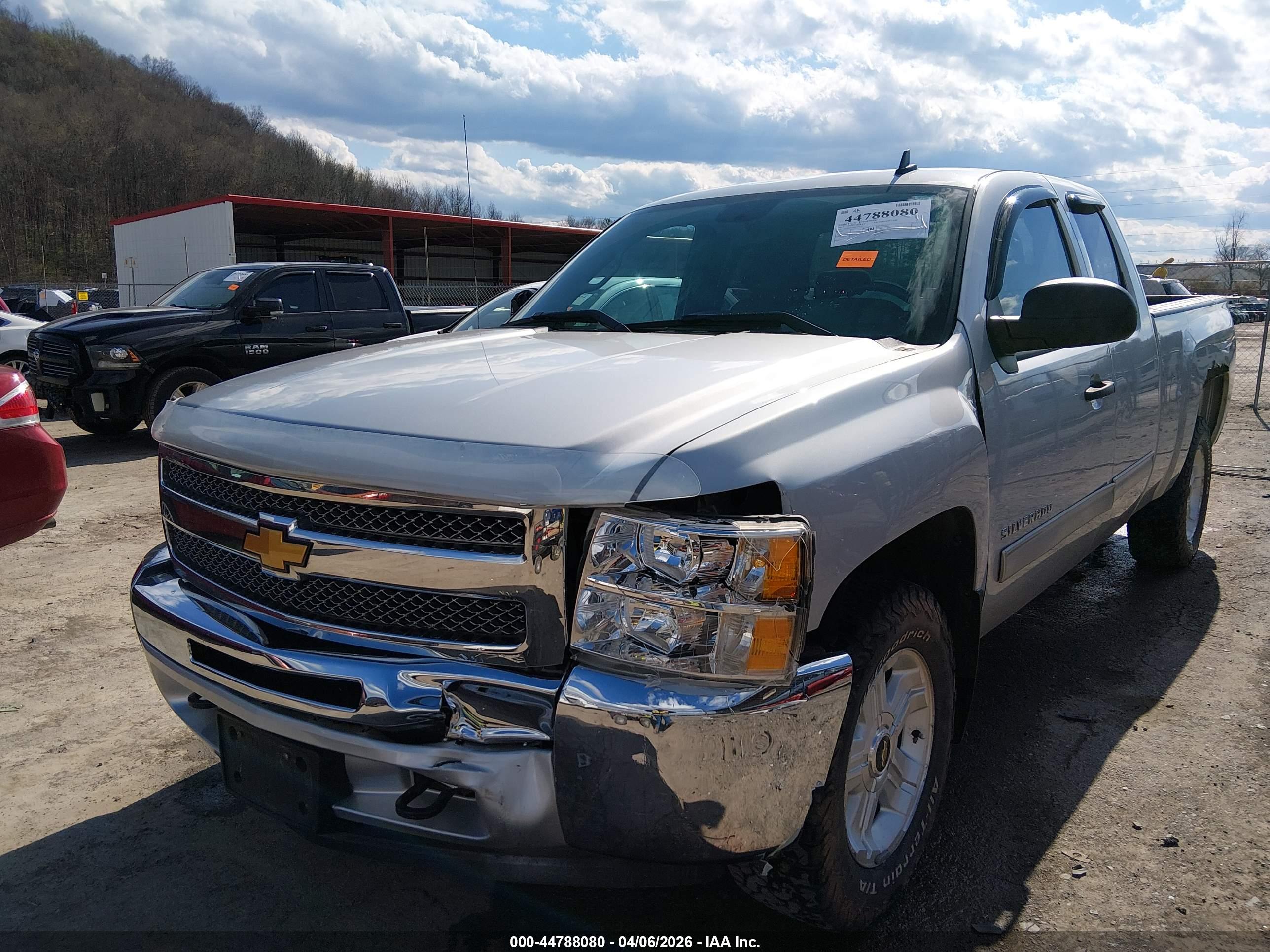 CHEVROLET SILVERADO image 6