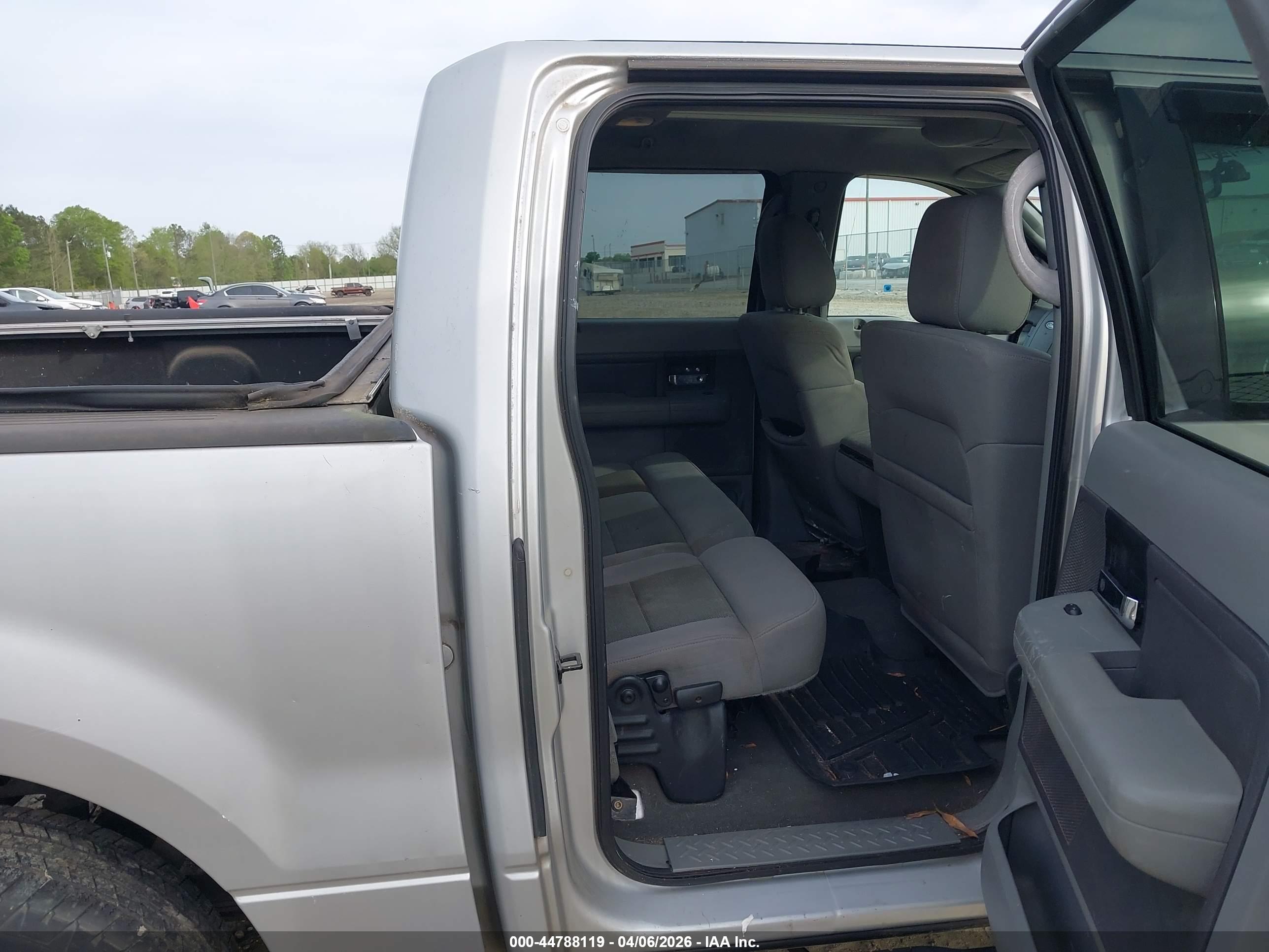 FORD F-150 image 8