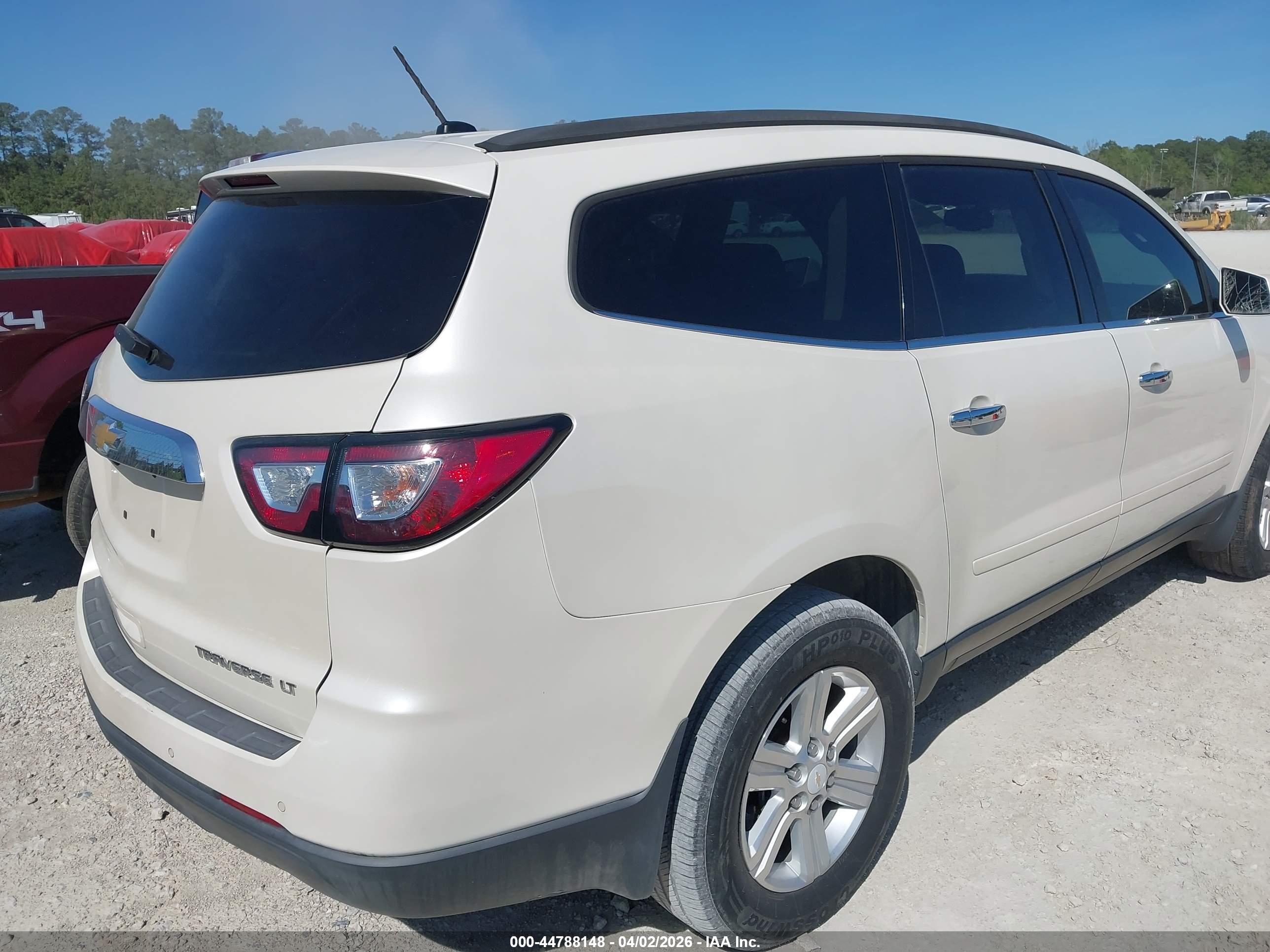CHEVROLET TRAVERSE image 4