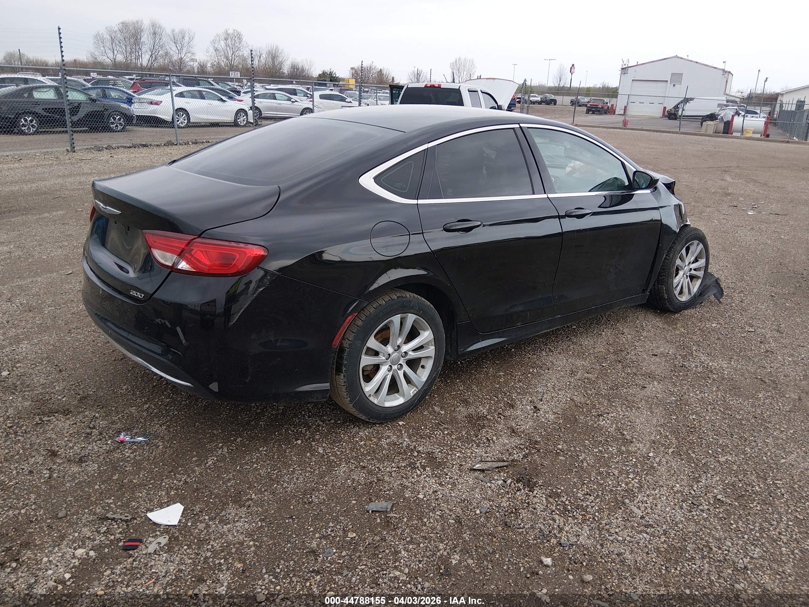 CHRYSLER 200 image 4