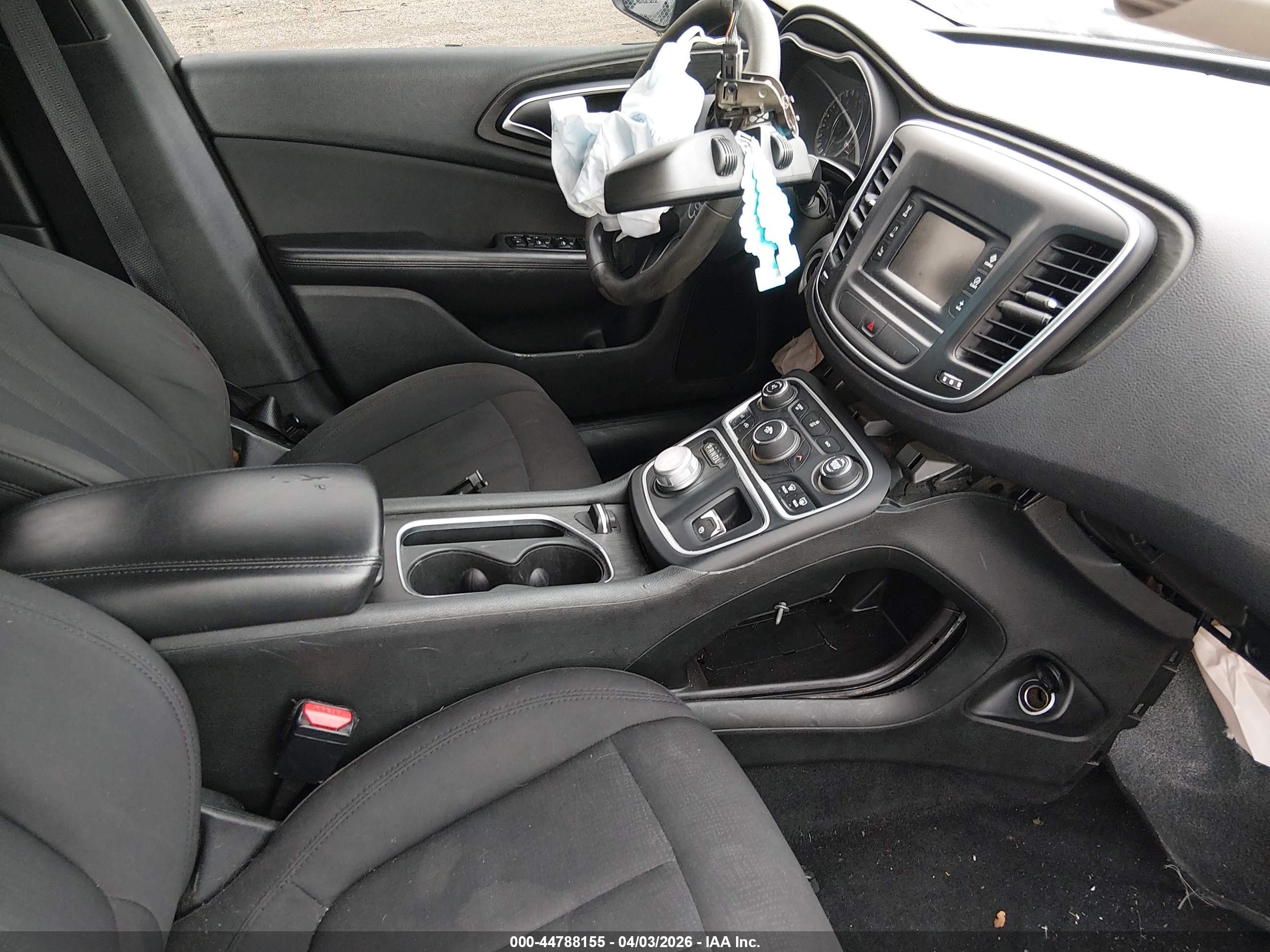 CHRYSLER 200 image 5
