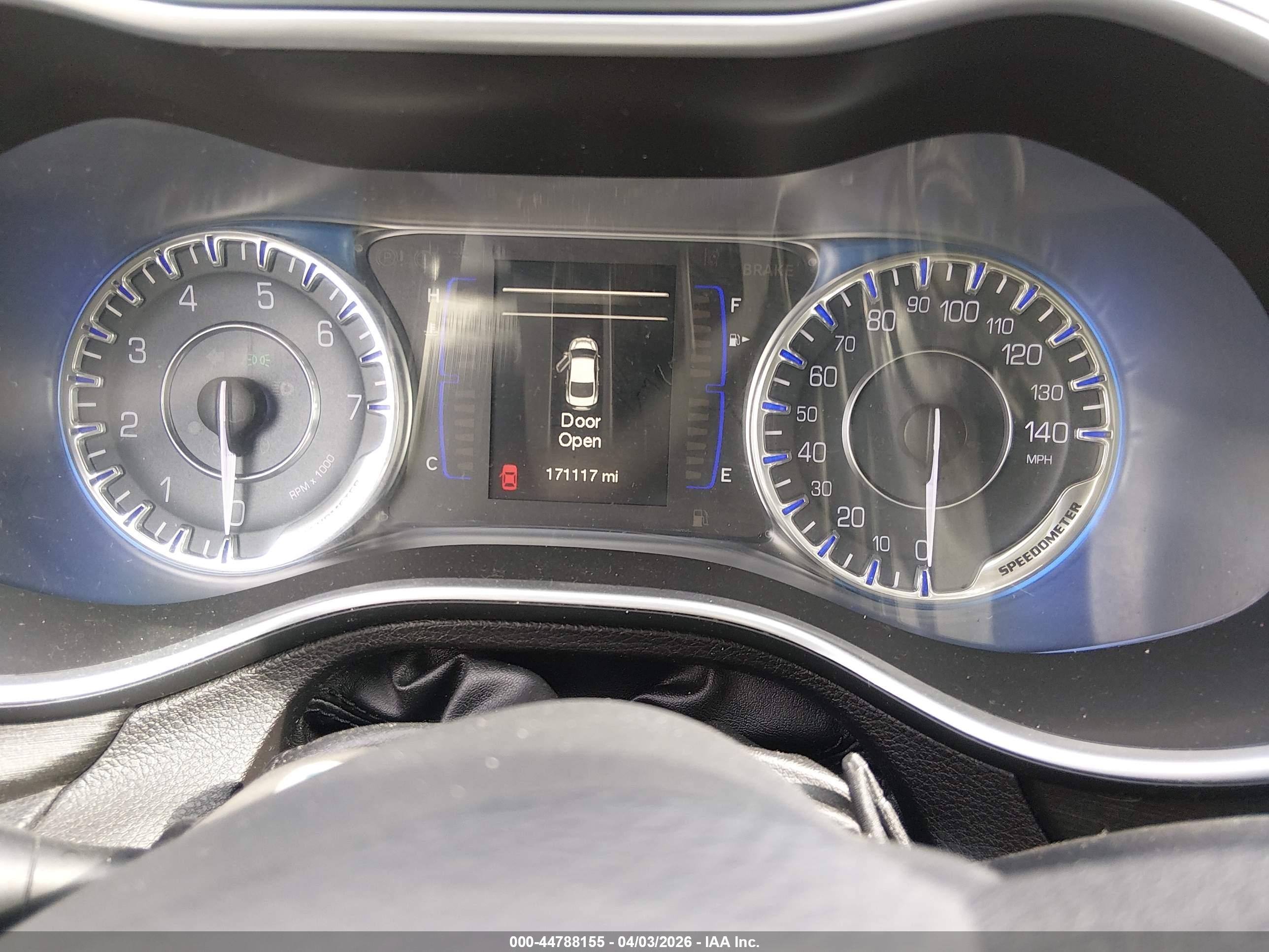 CHRYSLER 200 image 7