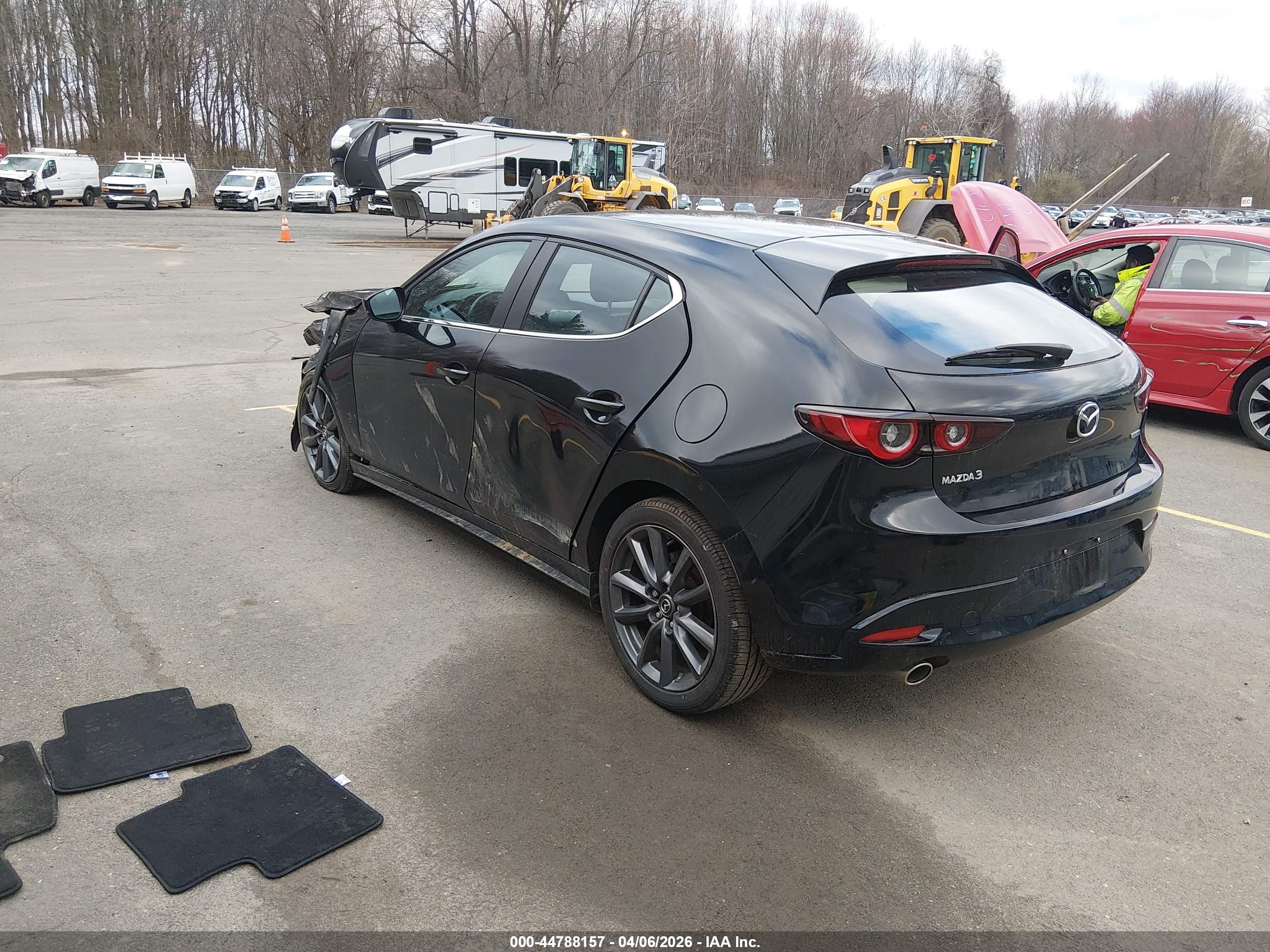 MAZDA MAZDA3 image 3