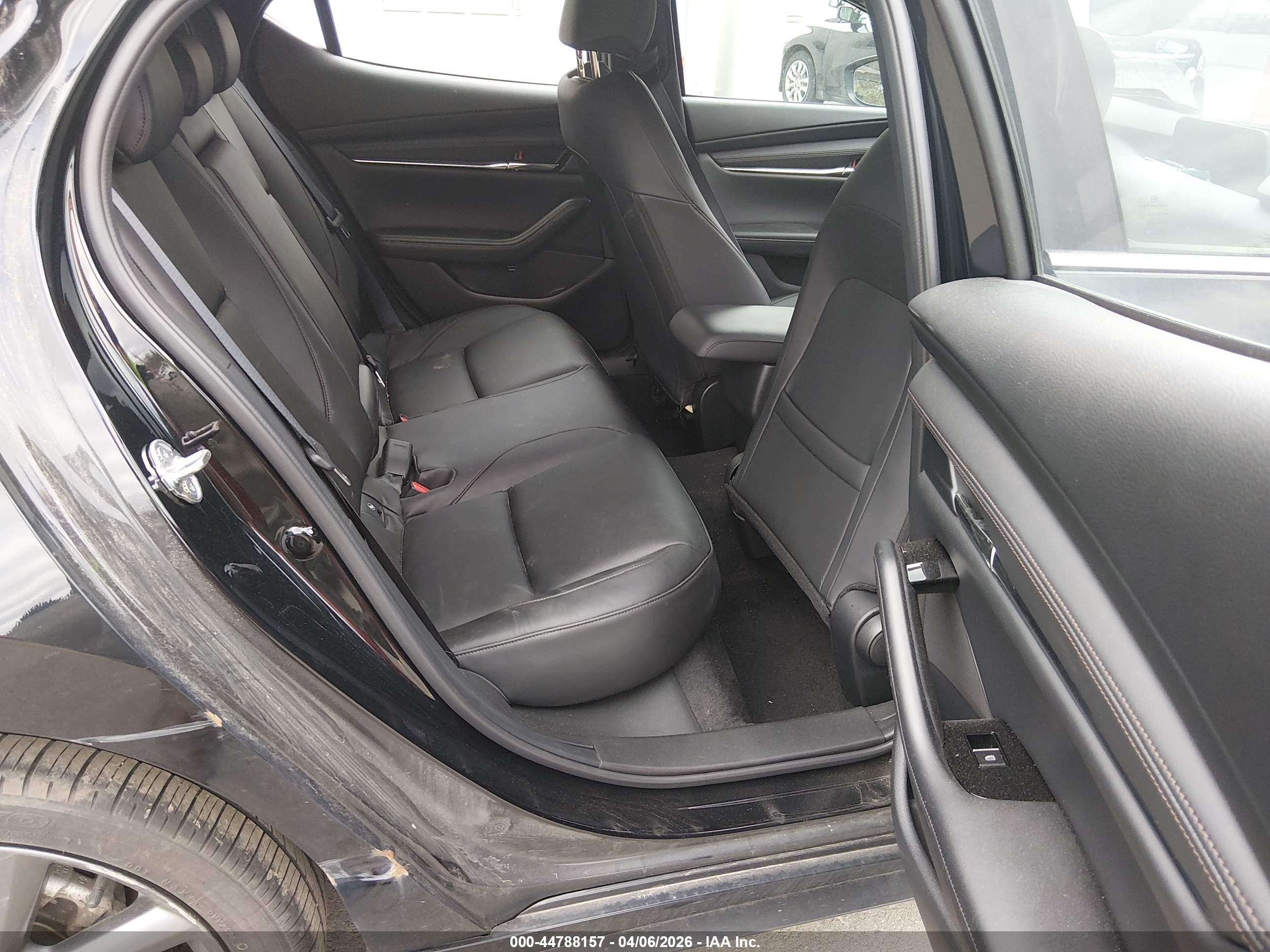 MAZDA MAZDA3 image 8
