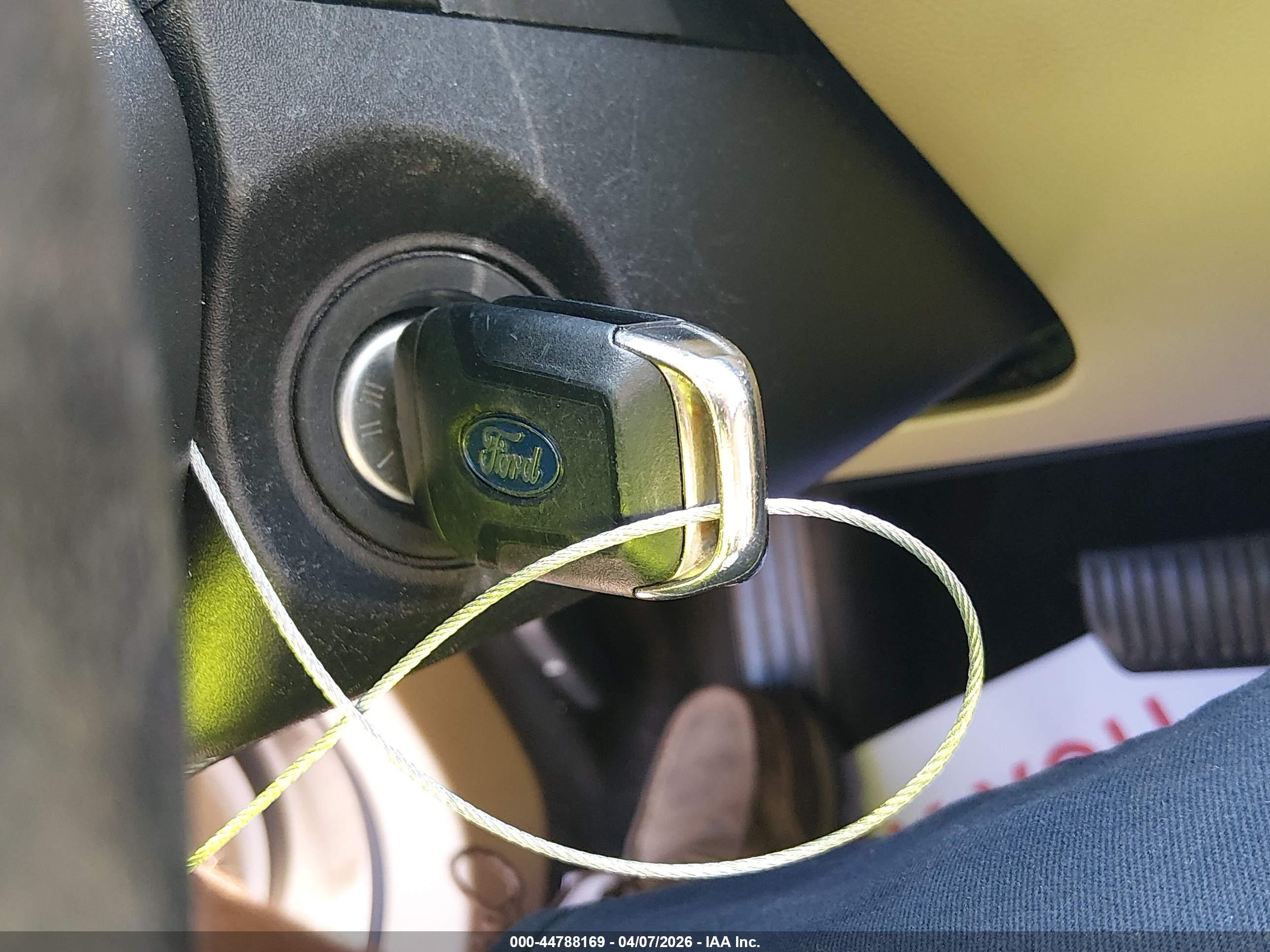 FORD FUSION image 11