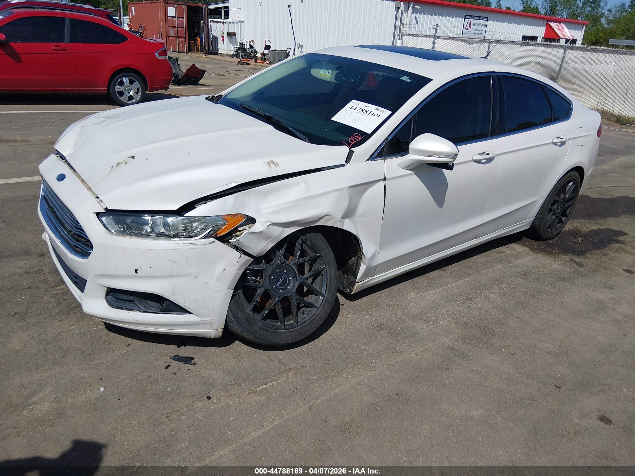 FORD FUSION image 2