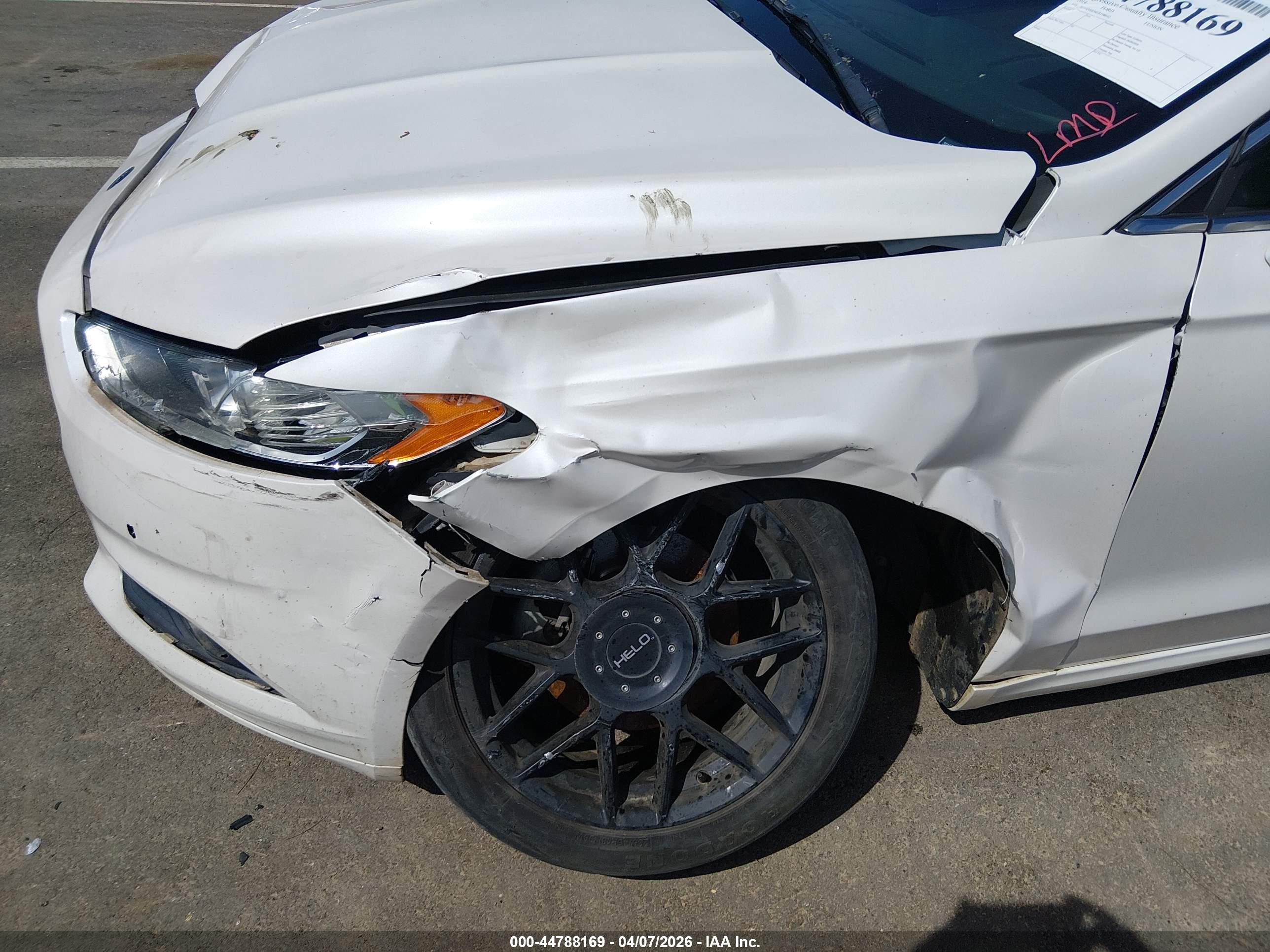 FORD FUSION image 6