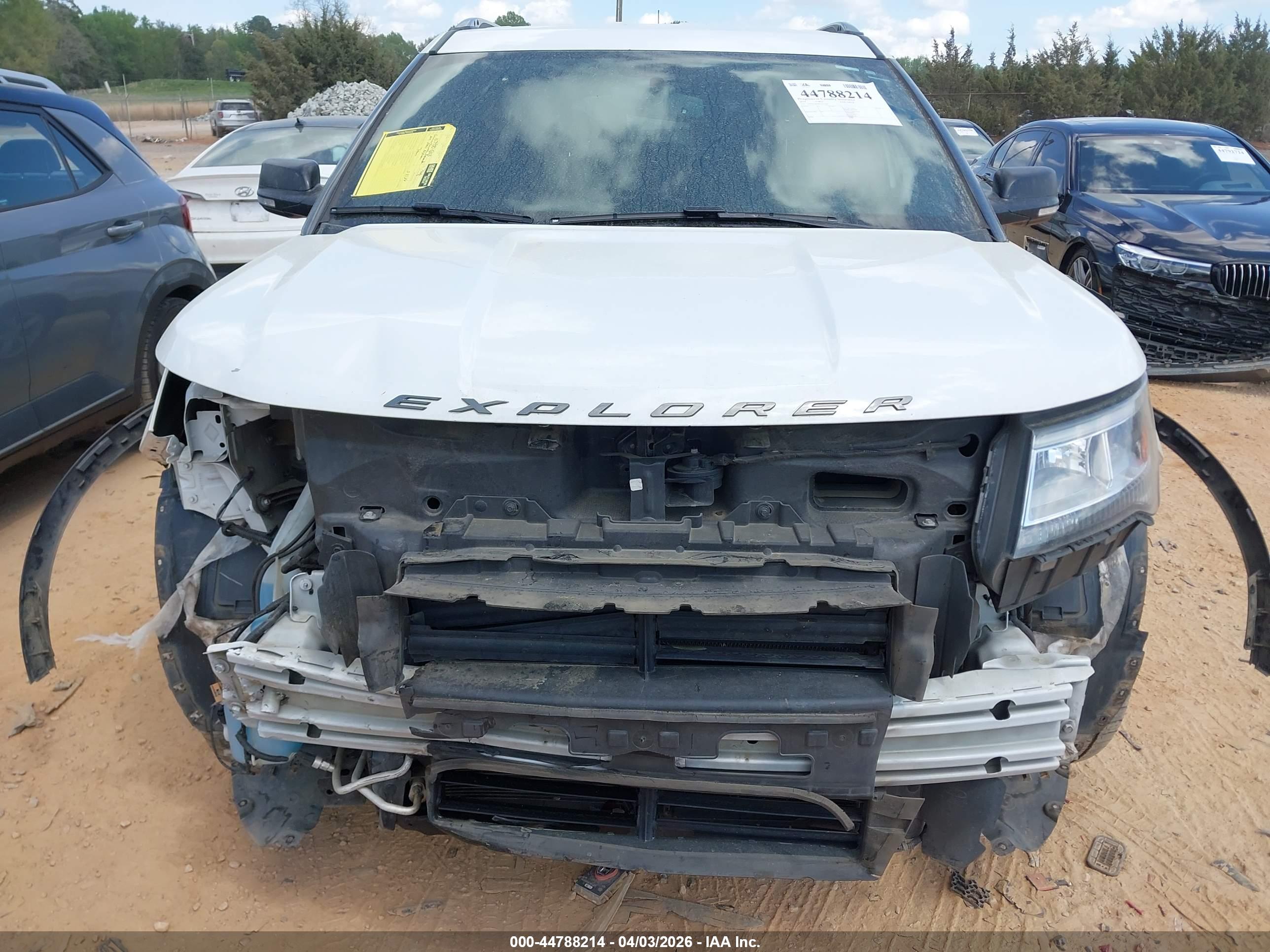 FORD EXPLORER image 6