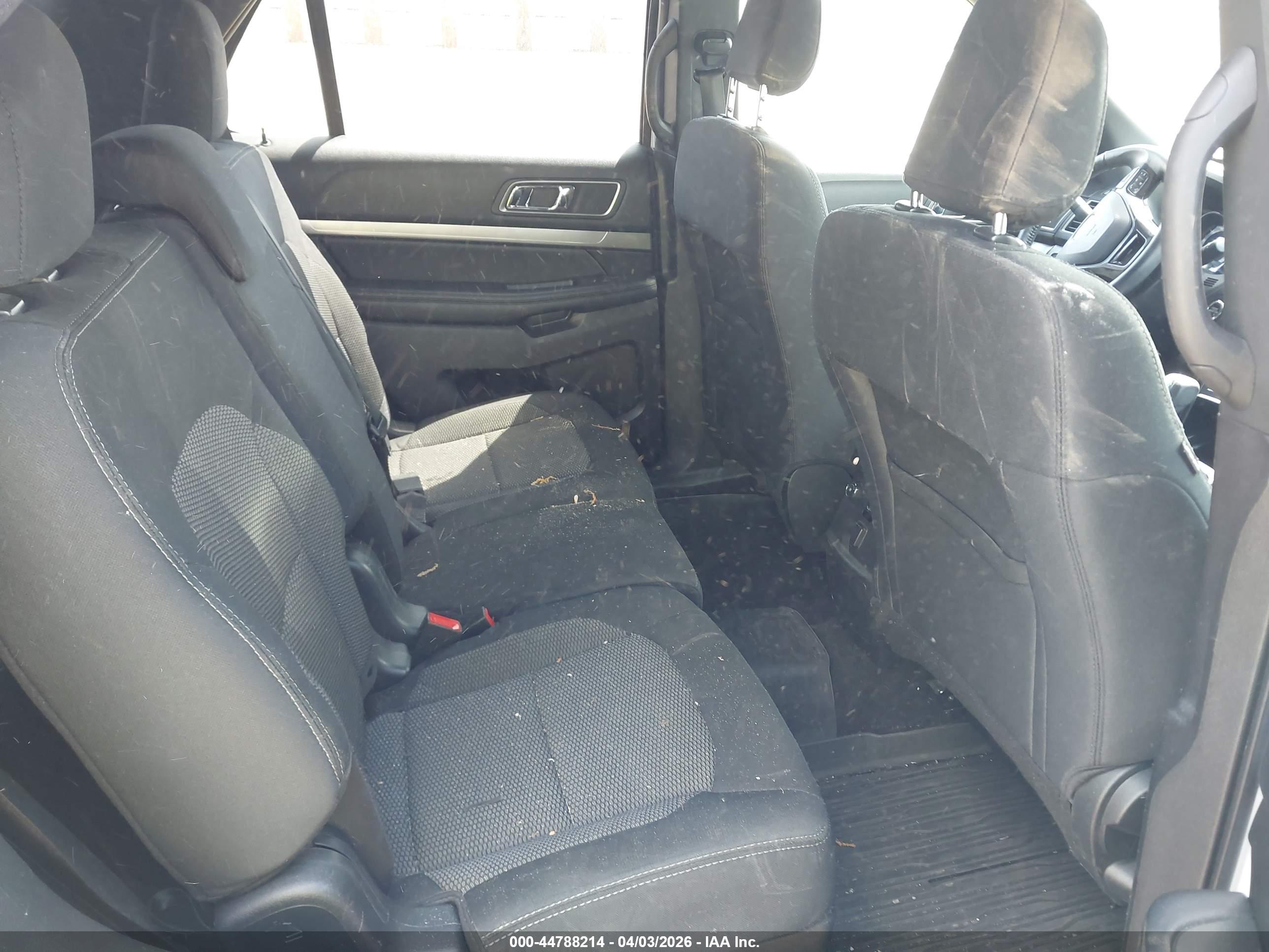 FORD EXPLORER image 8