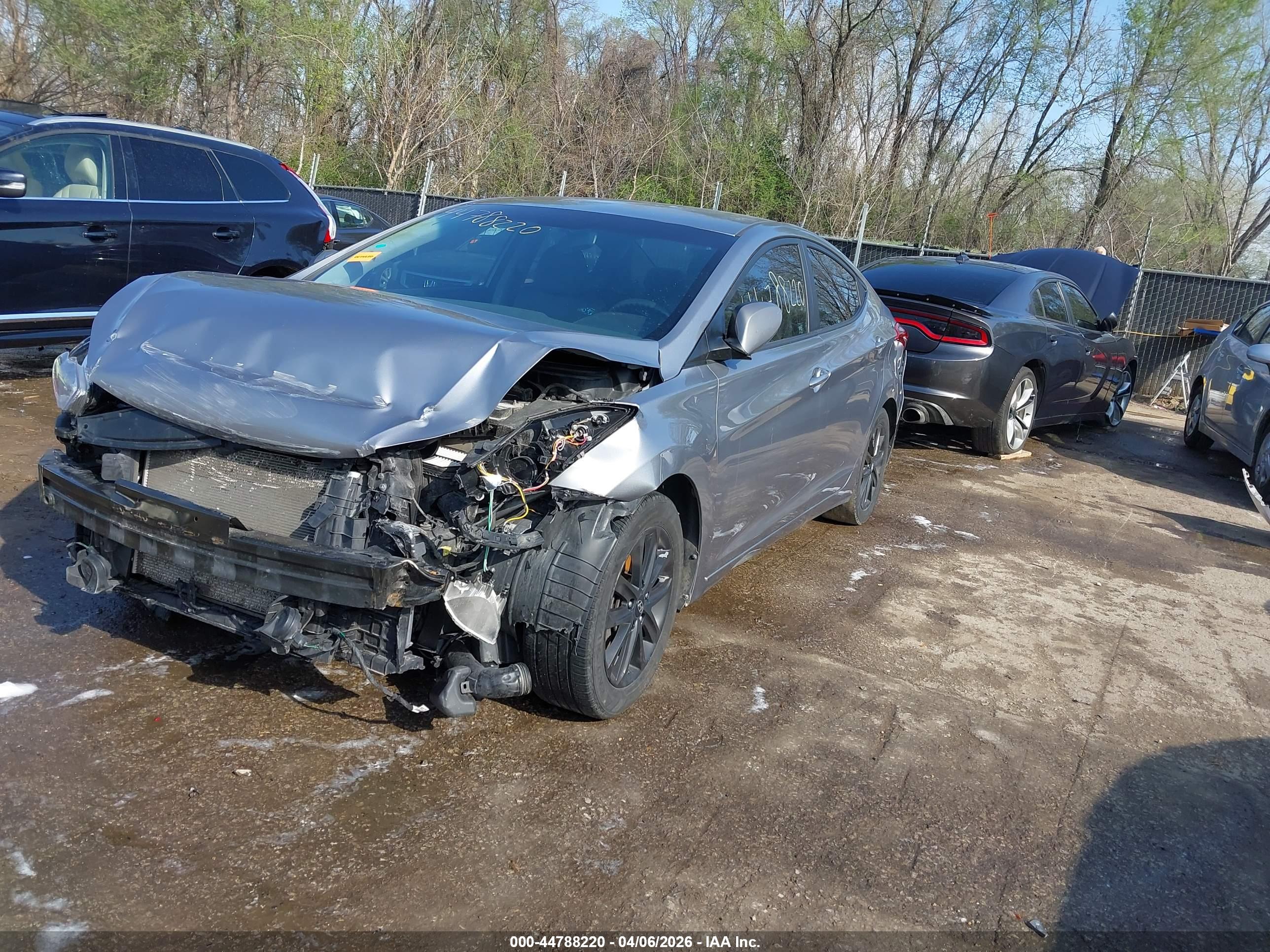HYUNDAI ELANTRA image 2