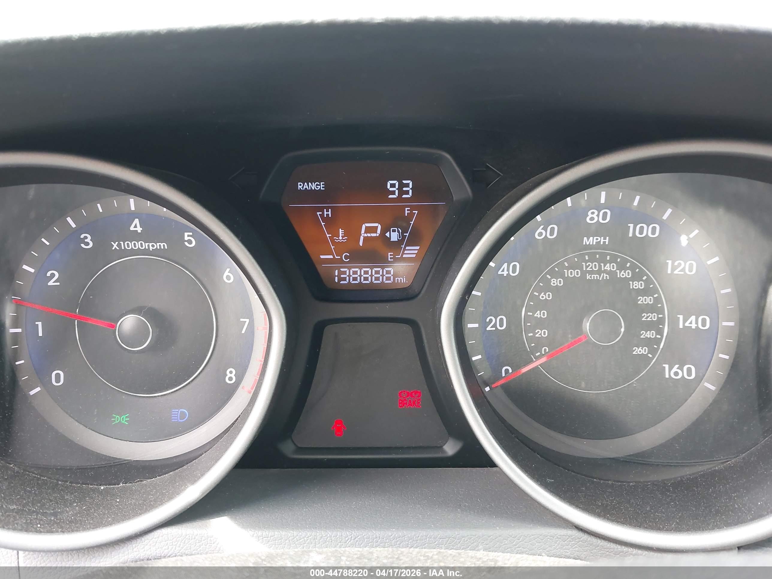 HYUNDAI ELANTRA image 7