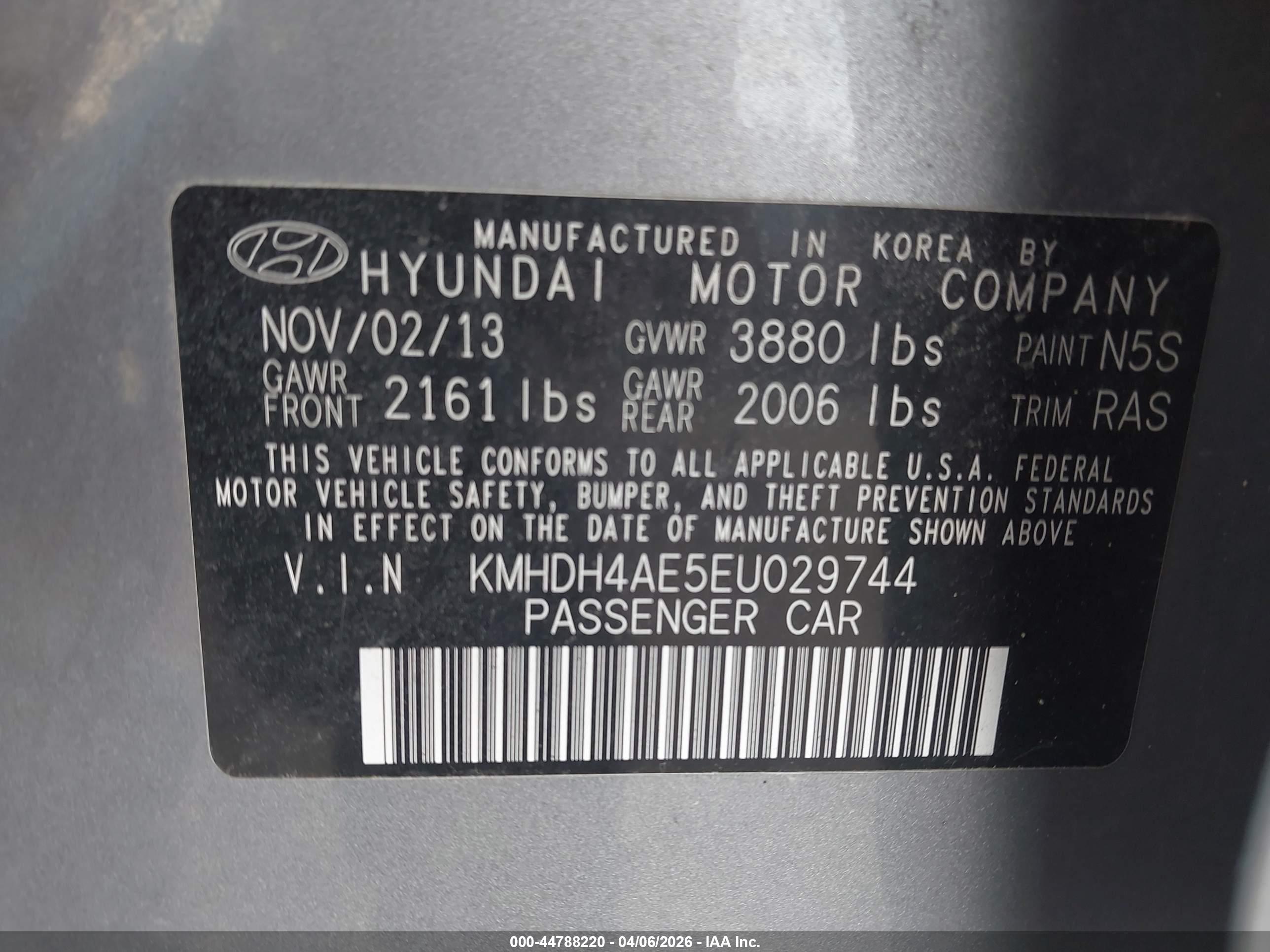 HYUNDAI ELANTRA image 9