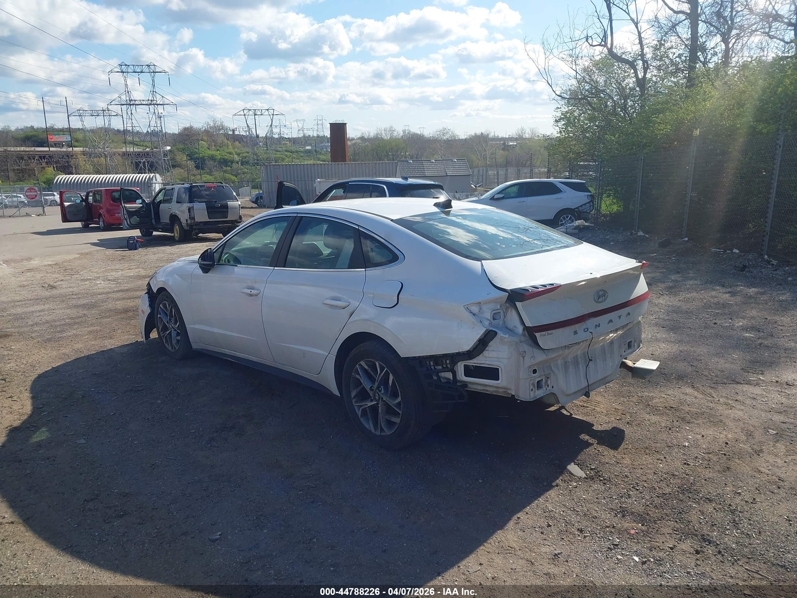 HYUNDAI SONATA image 3