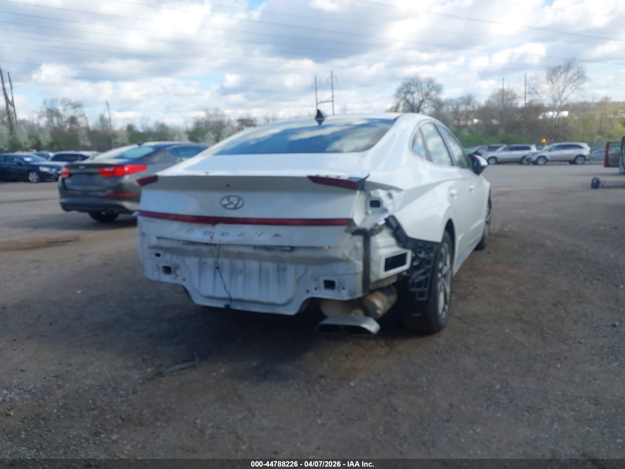 HYUNDAI SONATA image 6