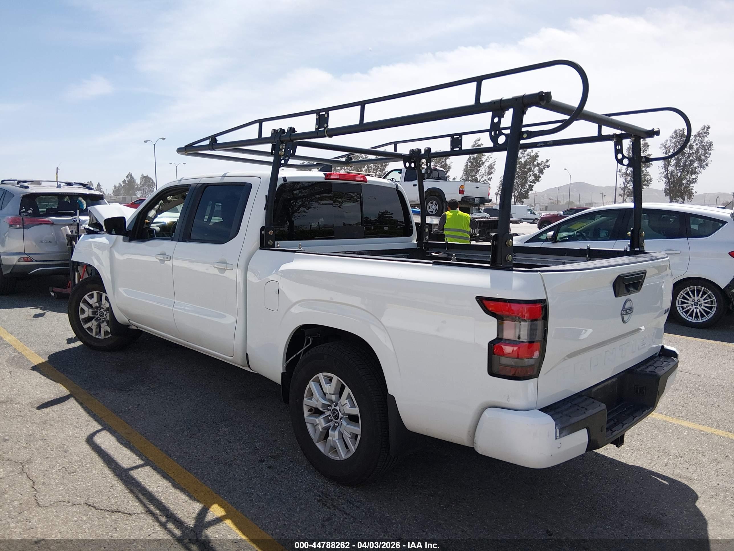 NISSAN FRONTIER image 3