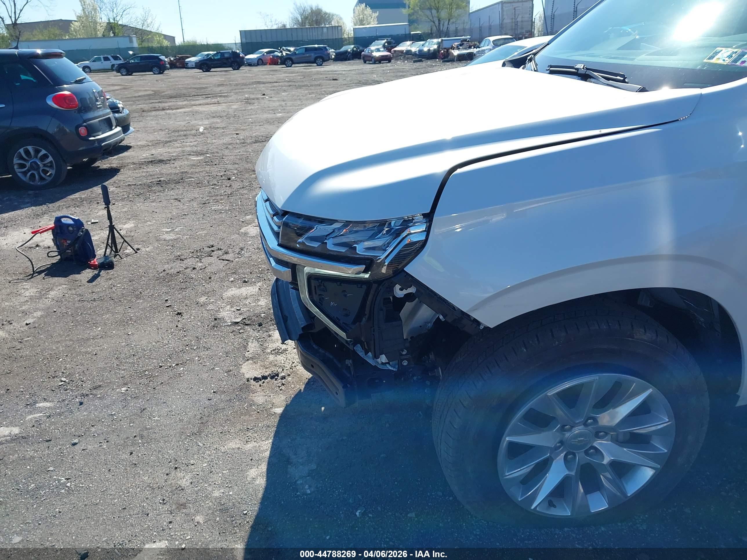 CHEVROLET TAHOE image 6
