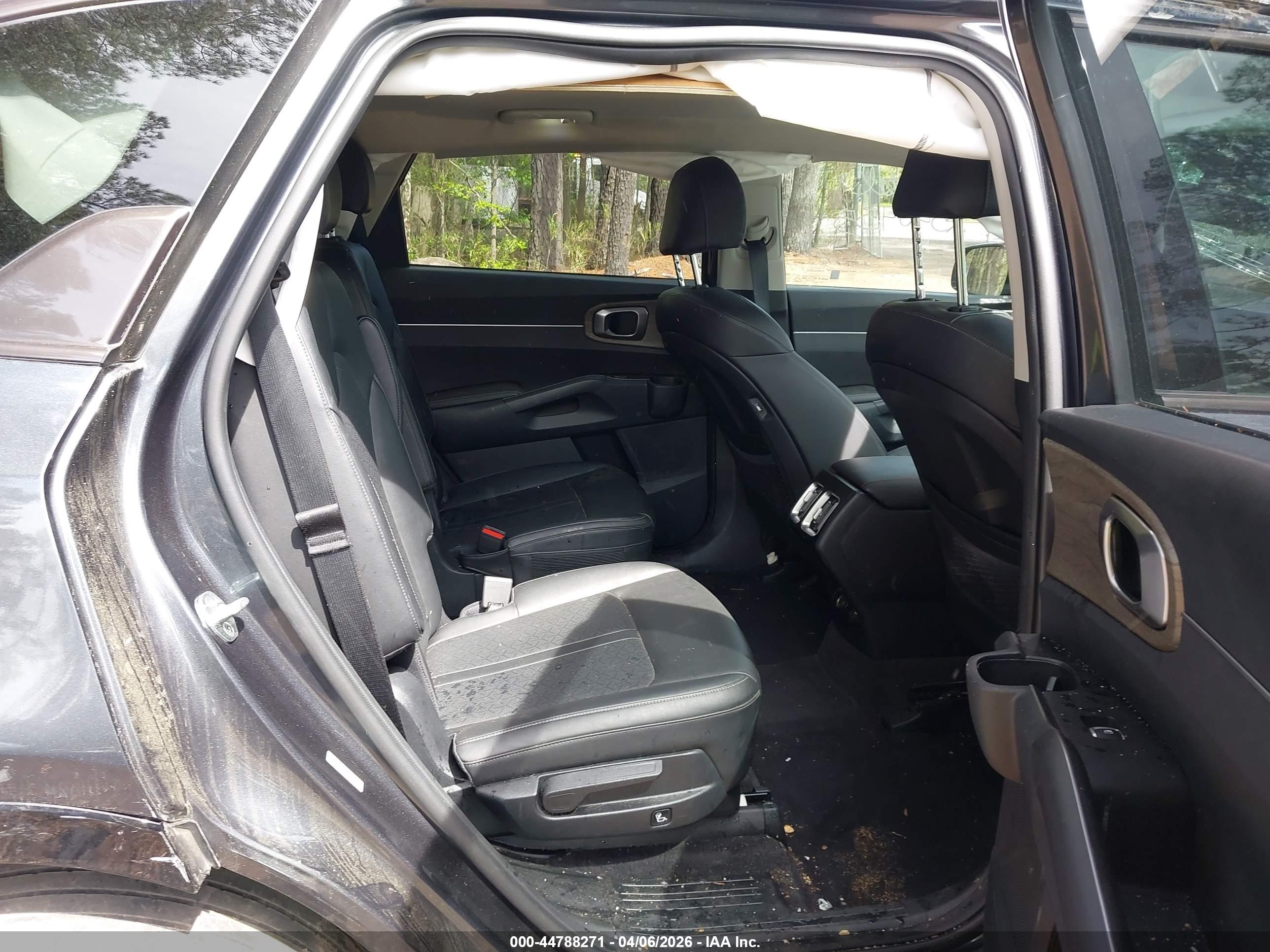 KIA SORENTO image 8