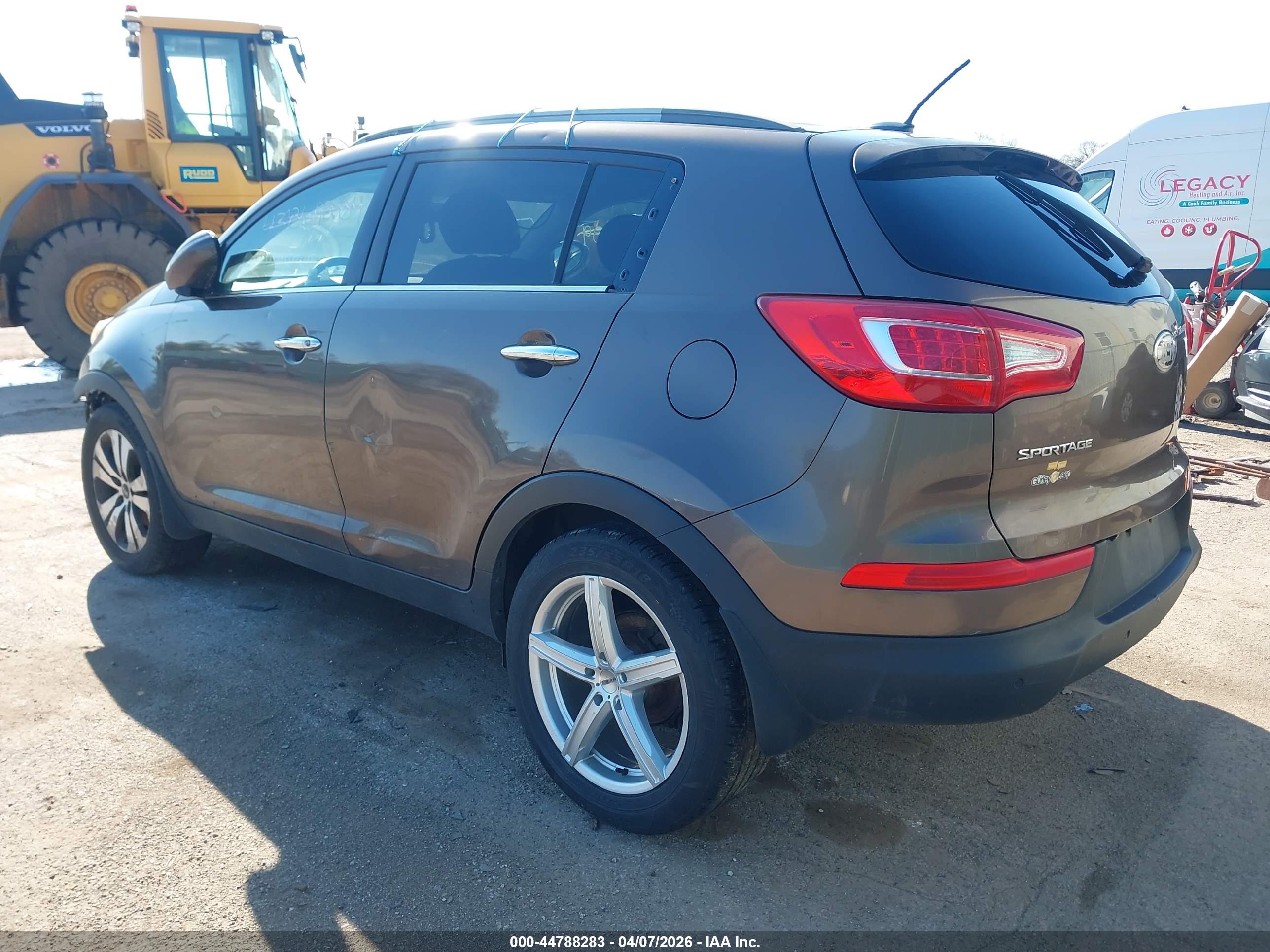 KIA SPORTAGE image 3