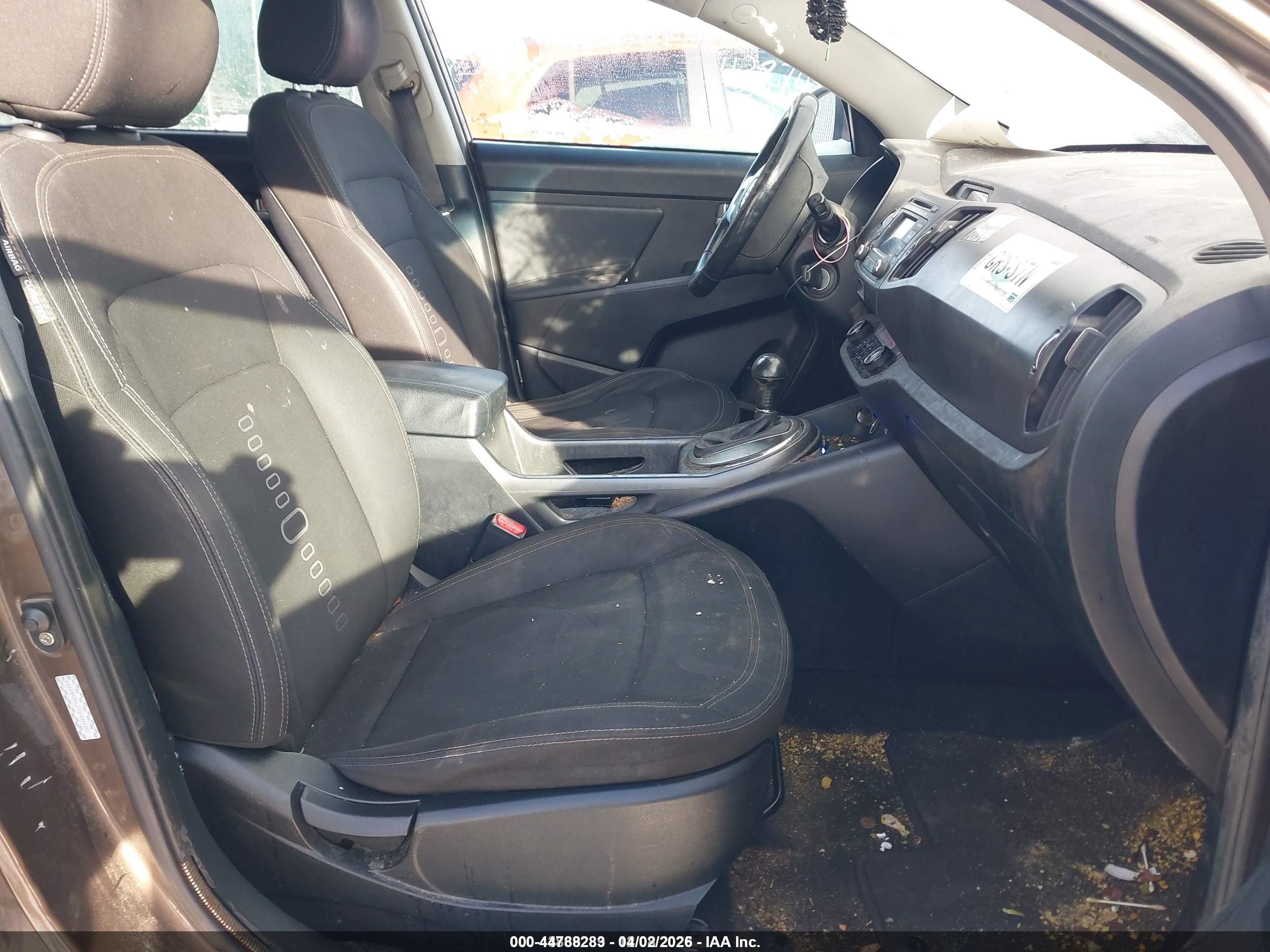 KIA SPORTAGE image 5