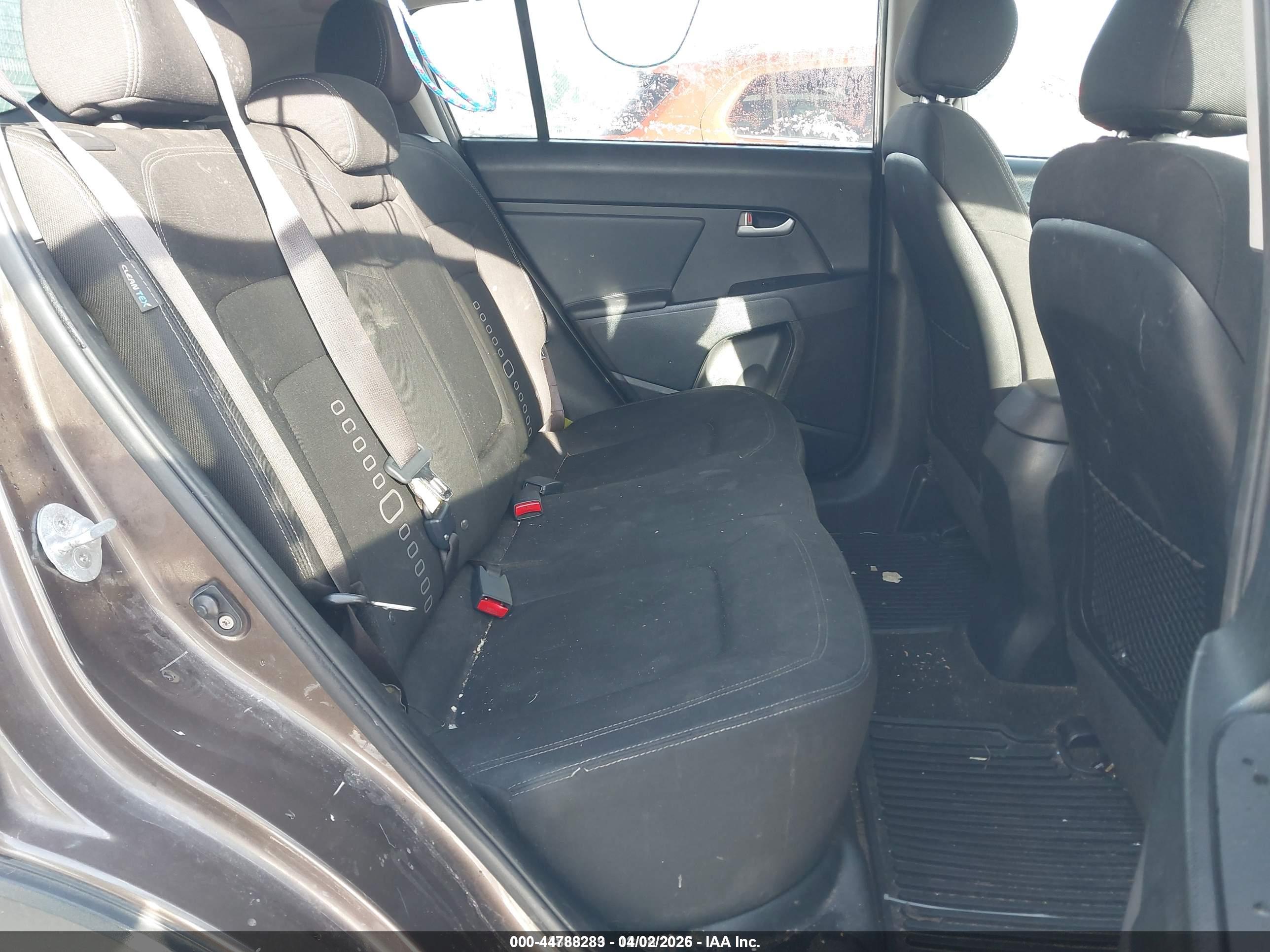 KIA SPORTAGE image 8