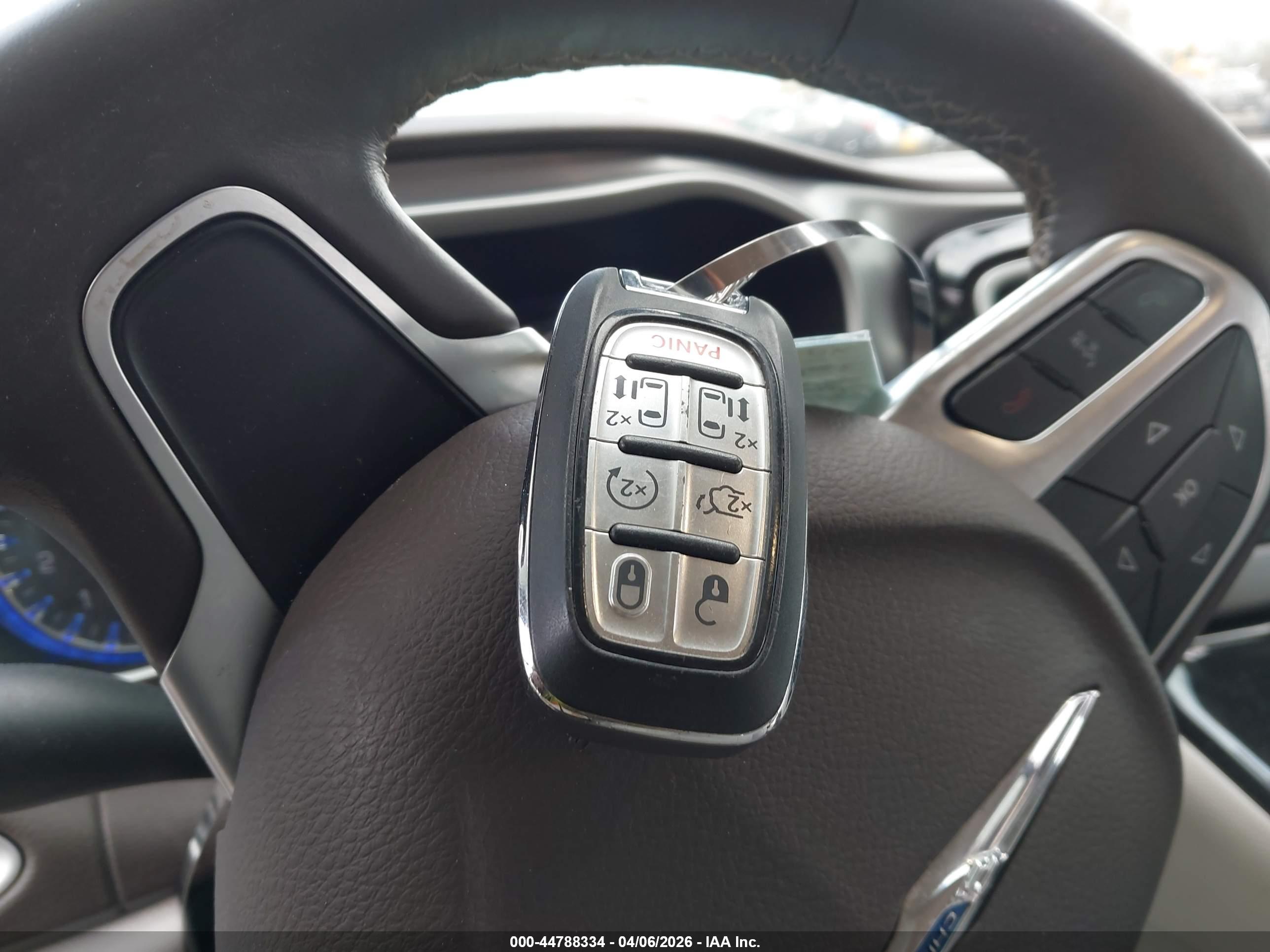 CHRYSLER PACIFICA image 11
