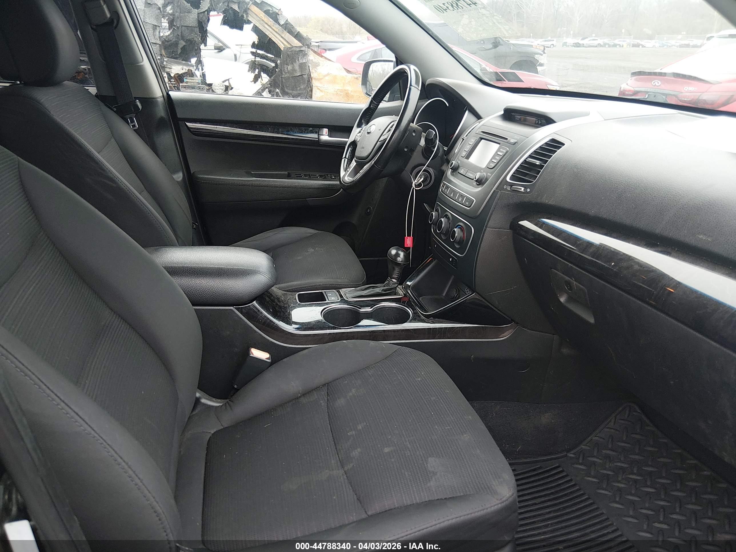 KIA SORENTO image 5
