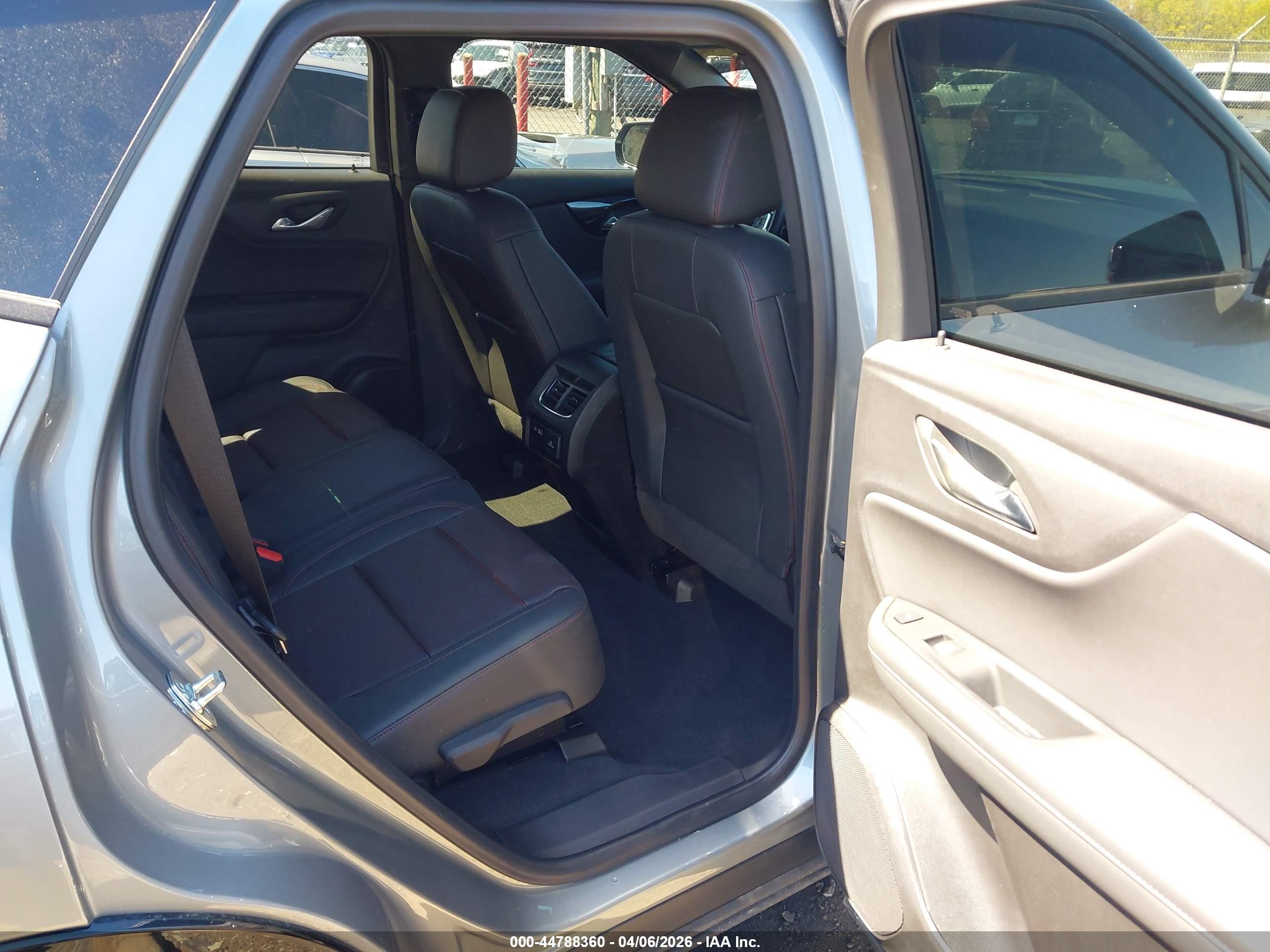 CHEVROLET BLAZER image 8