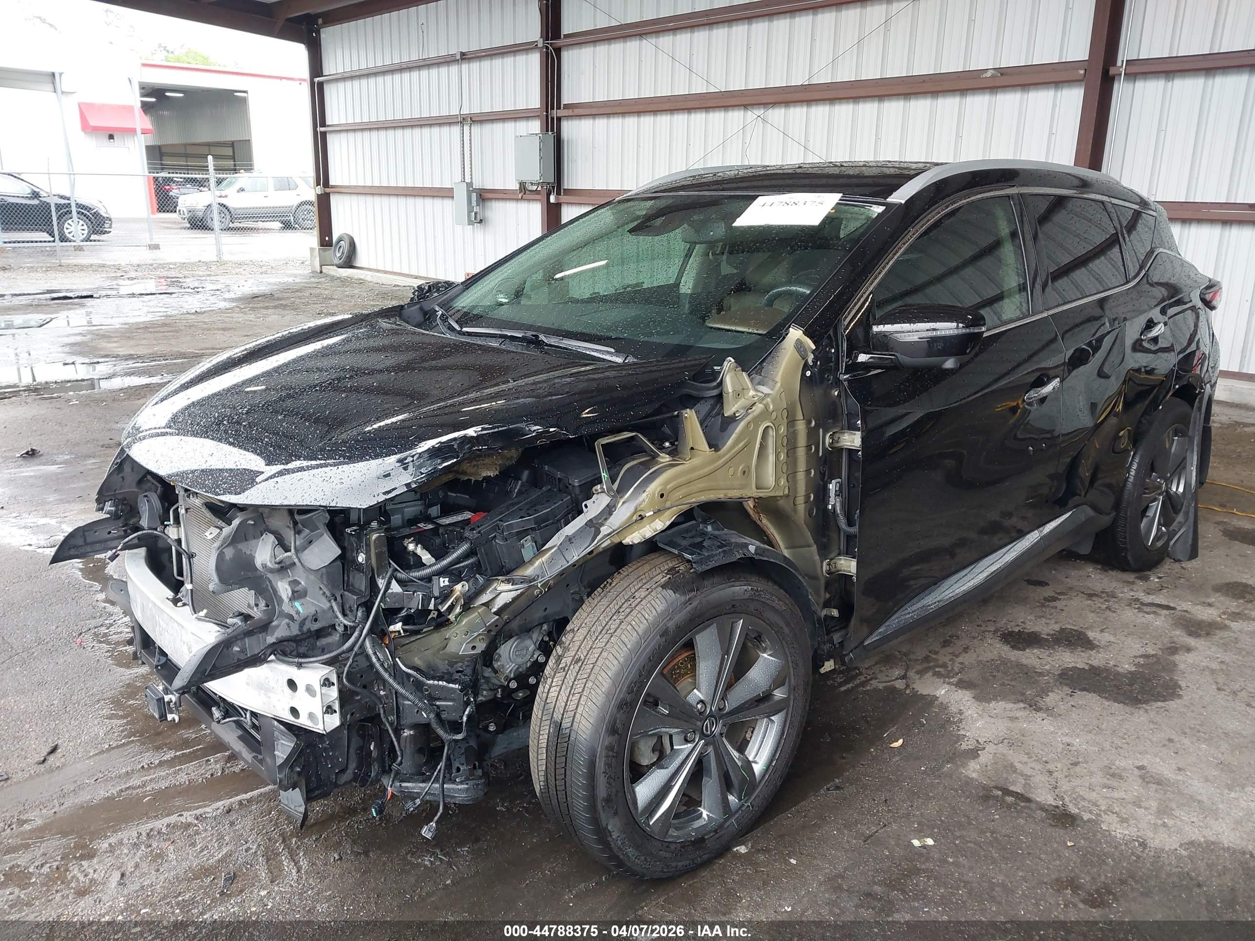 NISSAN MURANO image 2