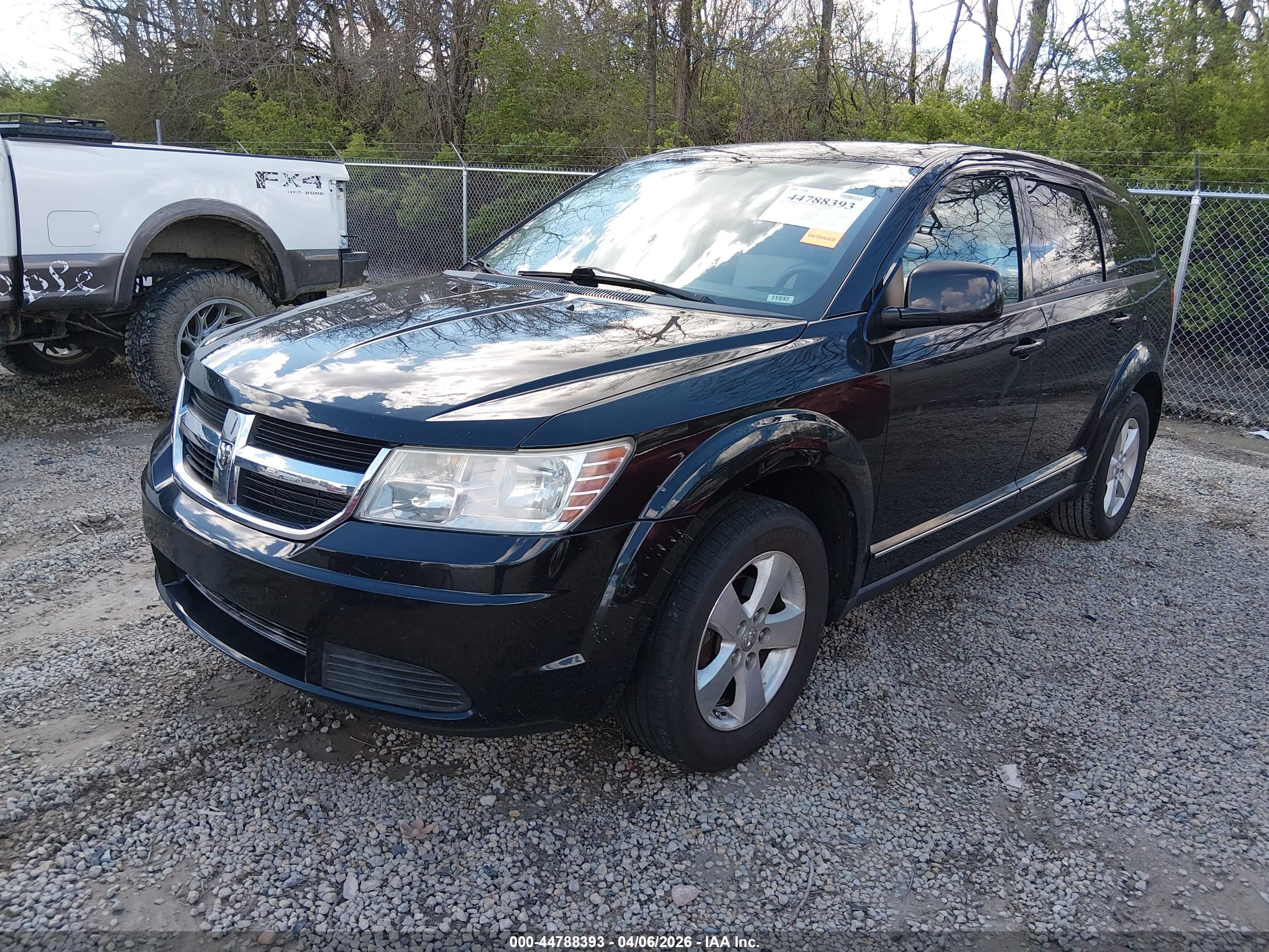 DODGE JOURNEY image 2