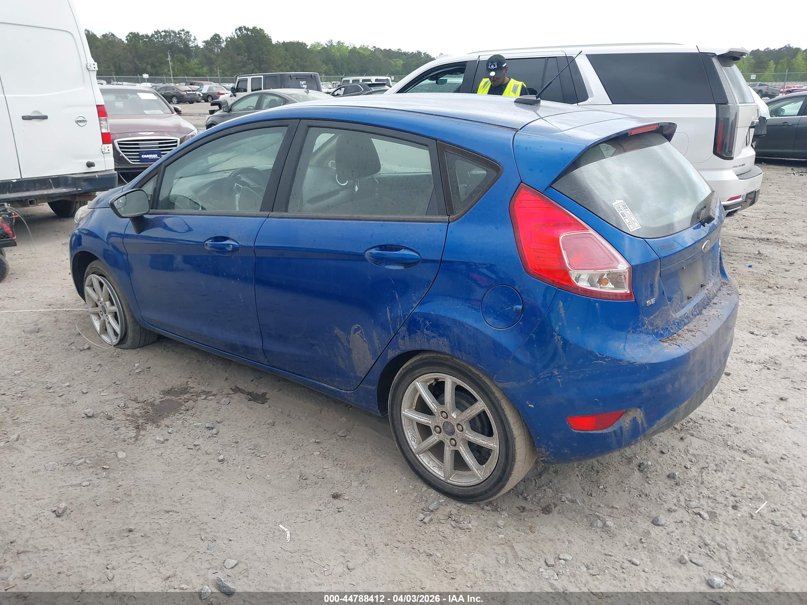 FORD FIESTA image 3