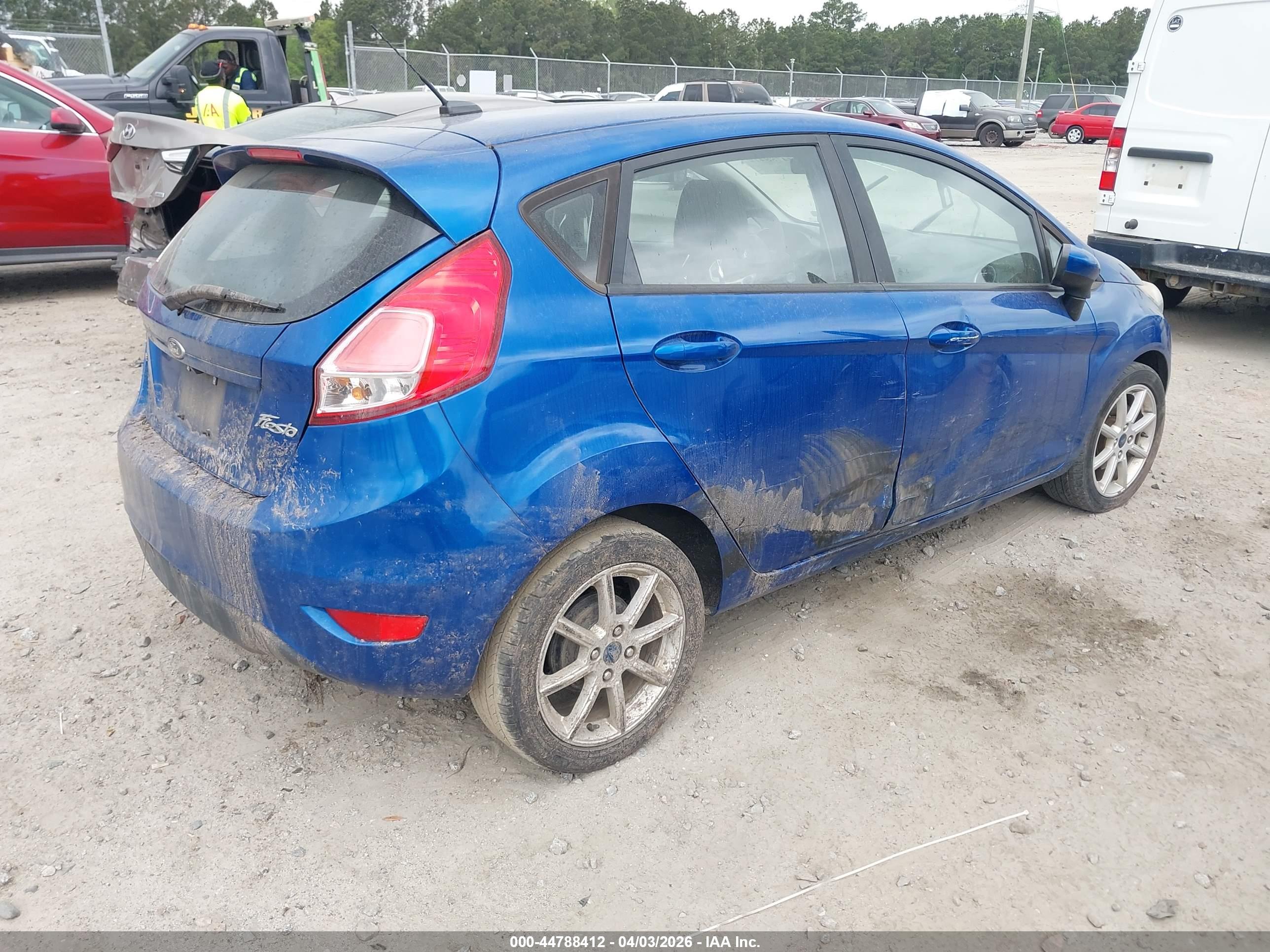 FORD FIESTA image 4