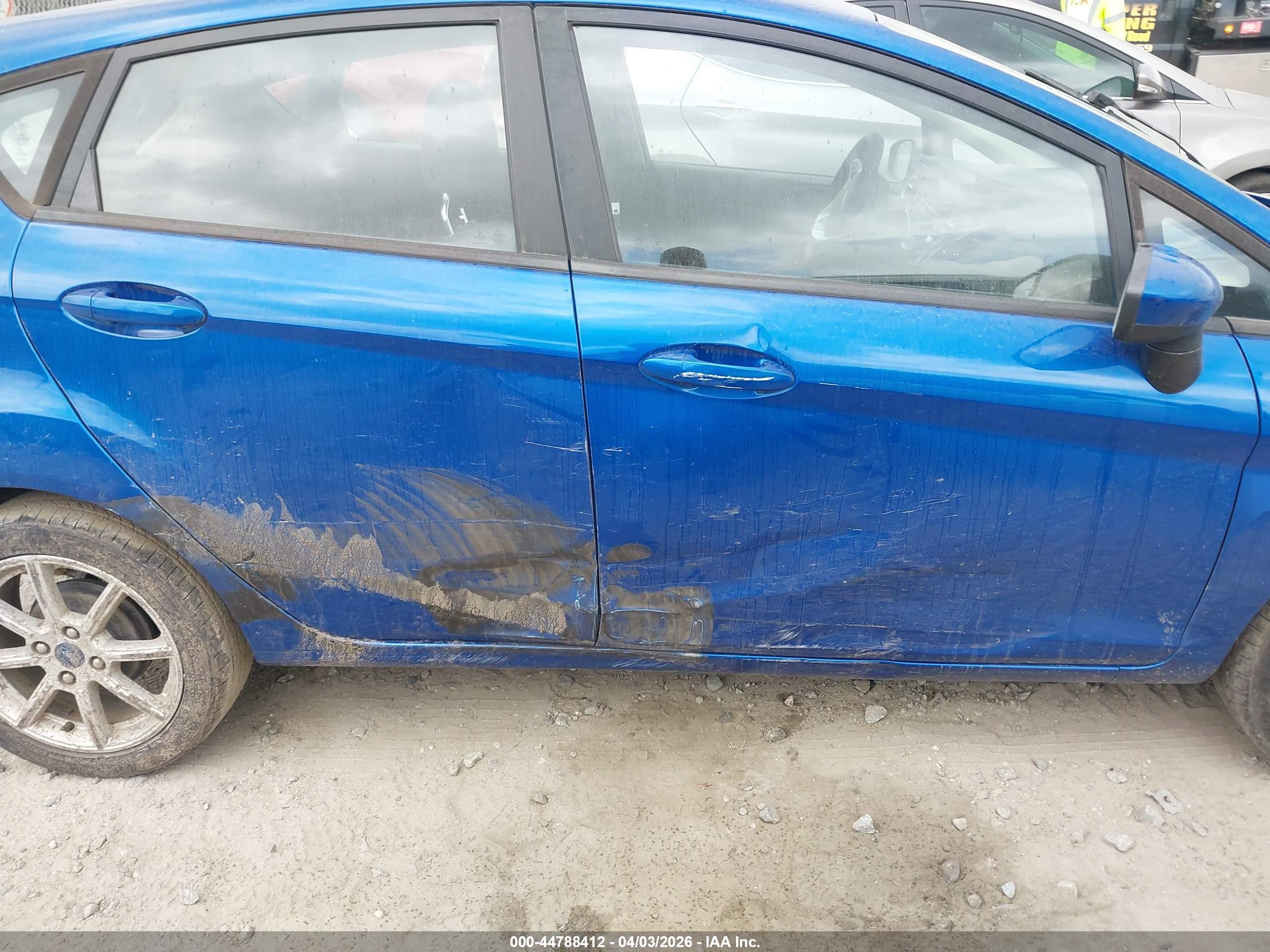 FORD FIESTA image 6
