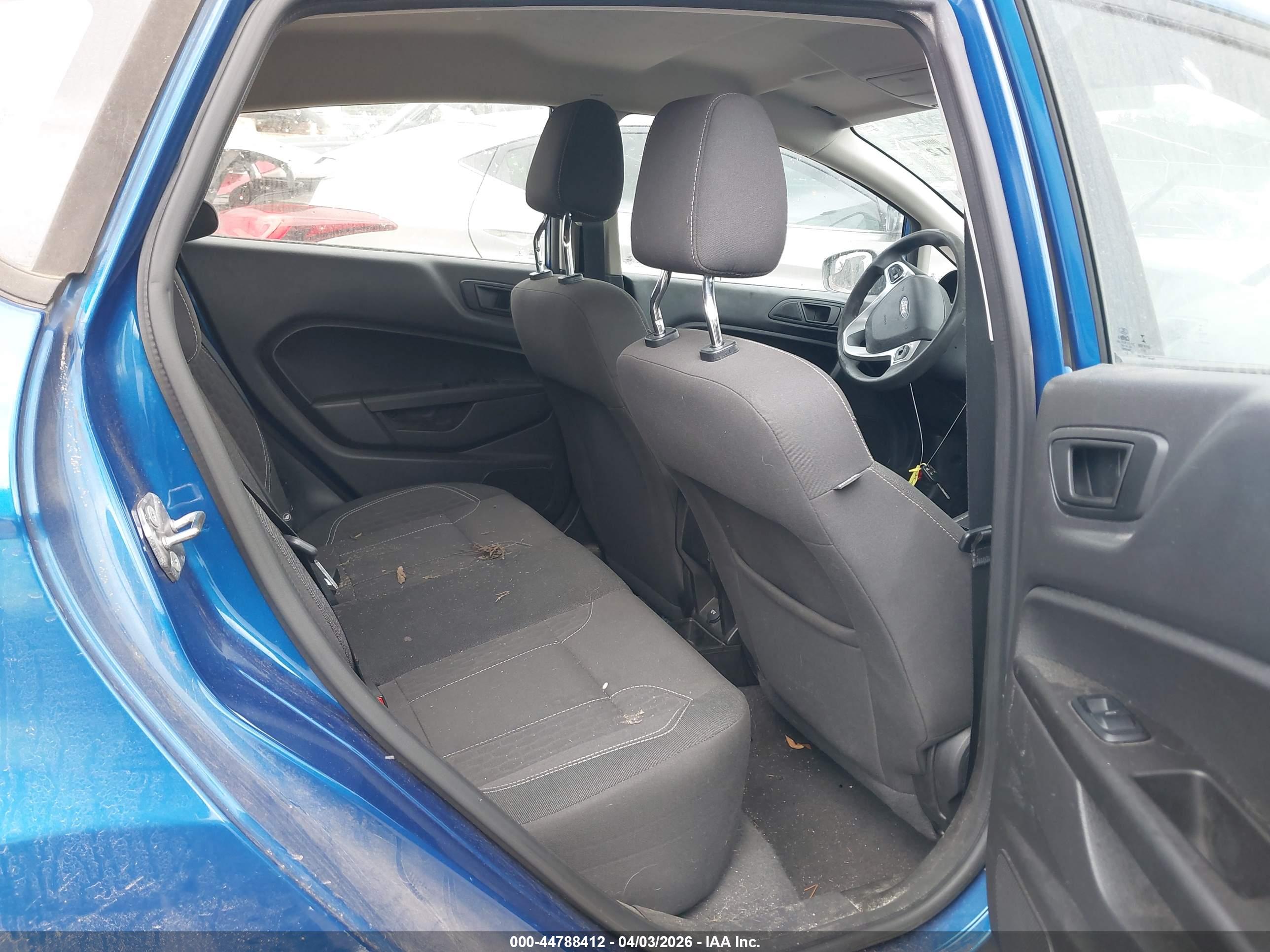 FORD FIESTA image 8