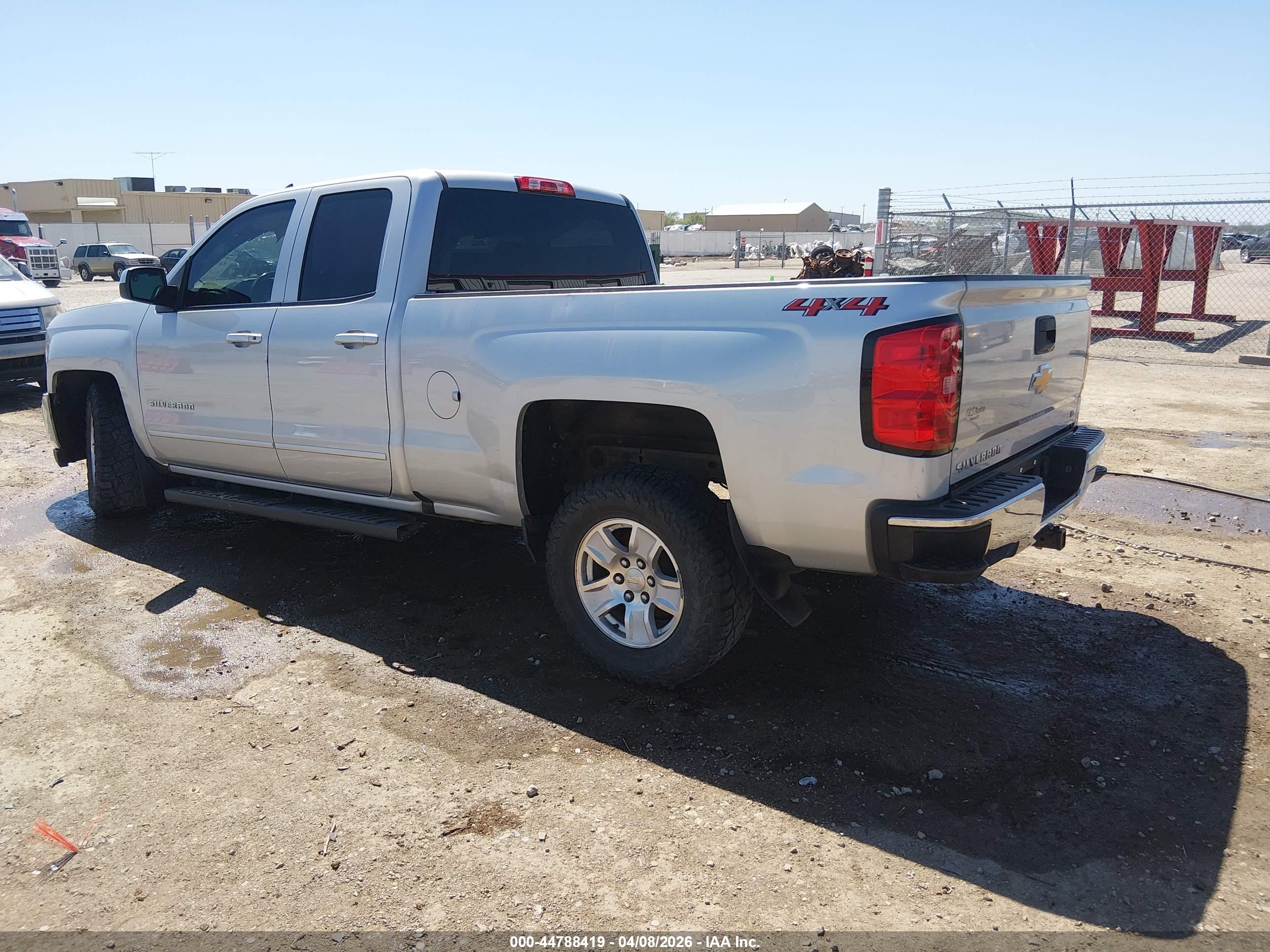 CHEVROLET SILVERADO image 3
