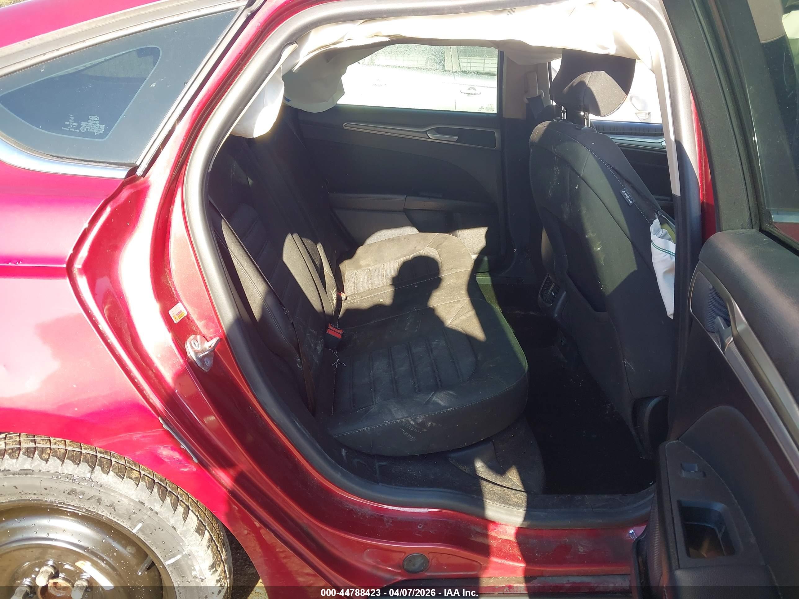 FORD FUSION image 8