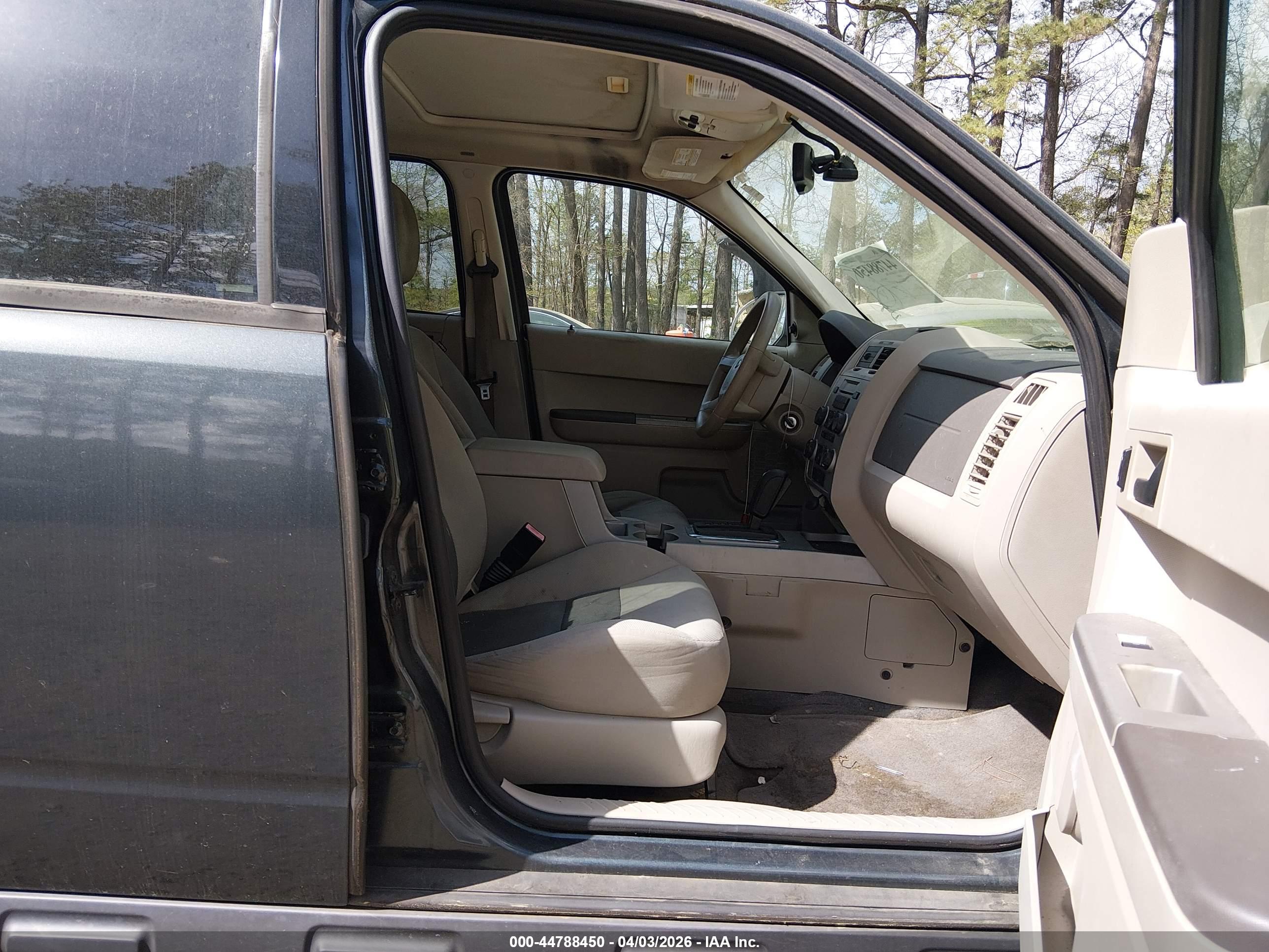 FORD ESCAPE image 5