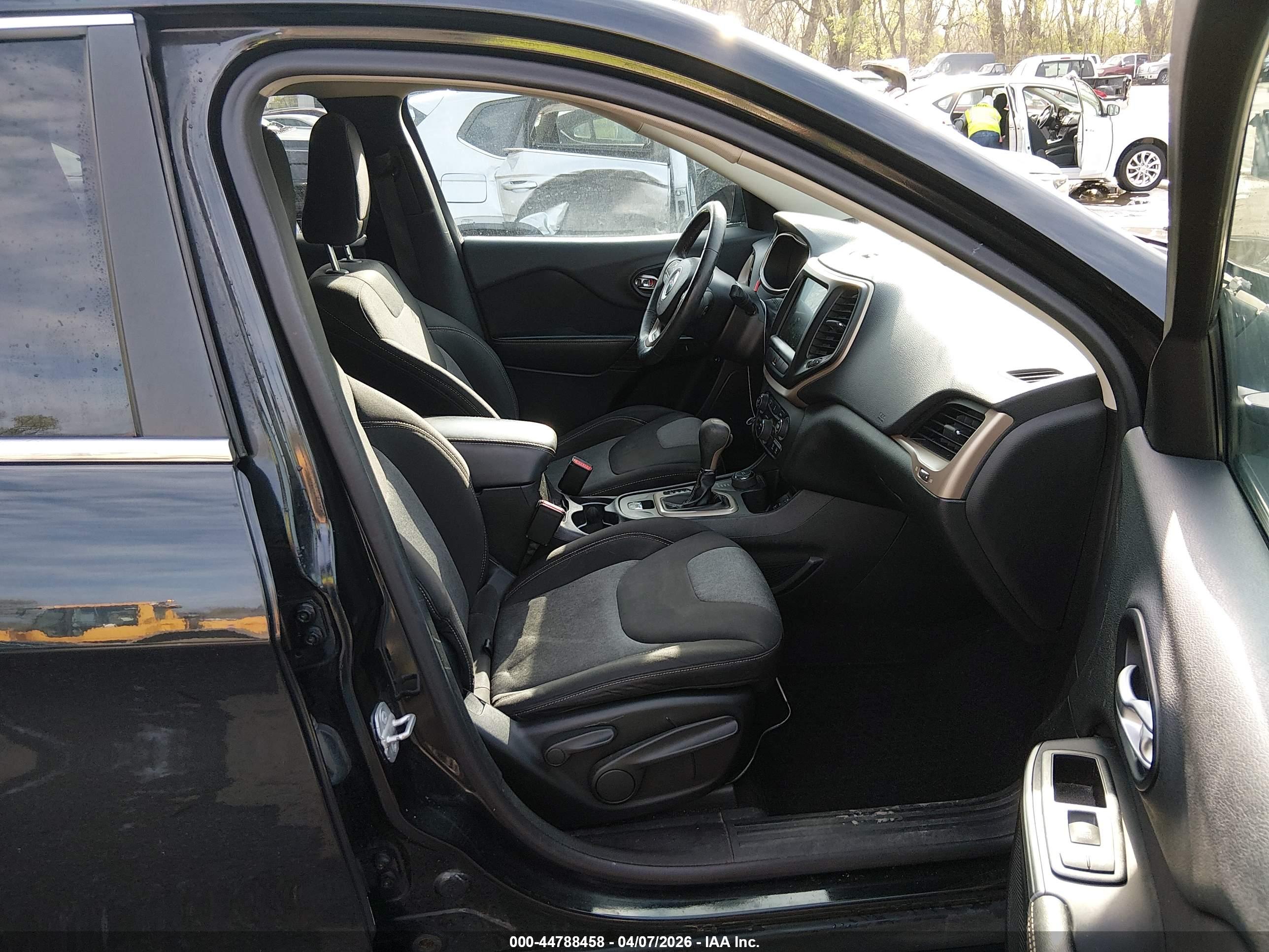 JEEP CHEROKEE image 5
