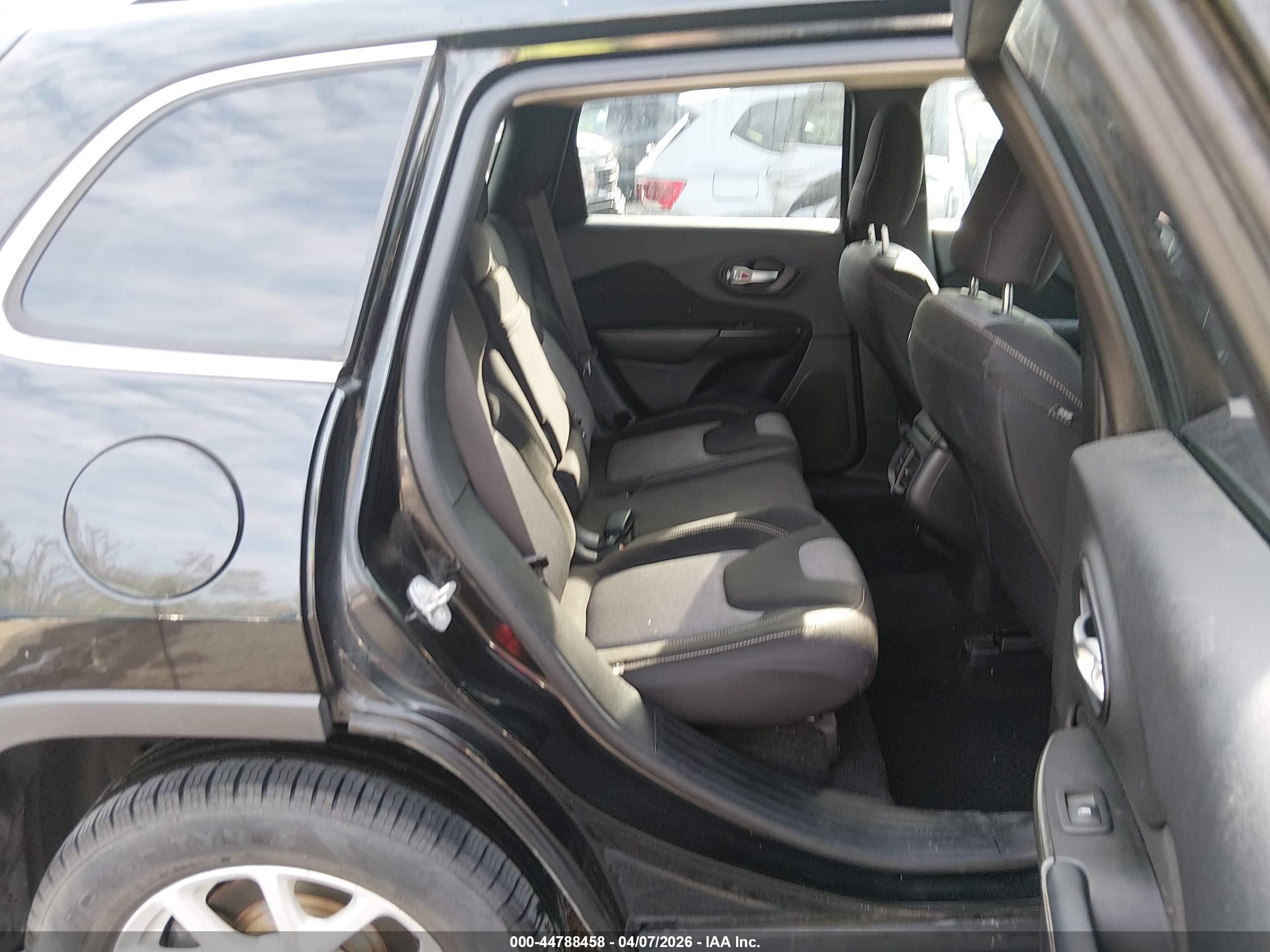 JEEP CHEROKEE image 8