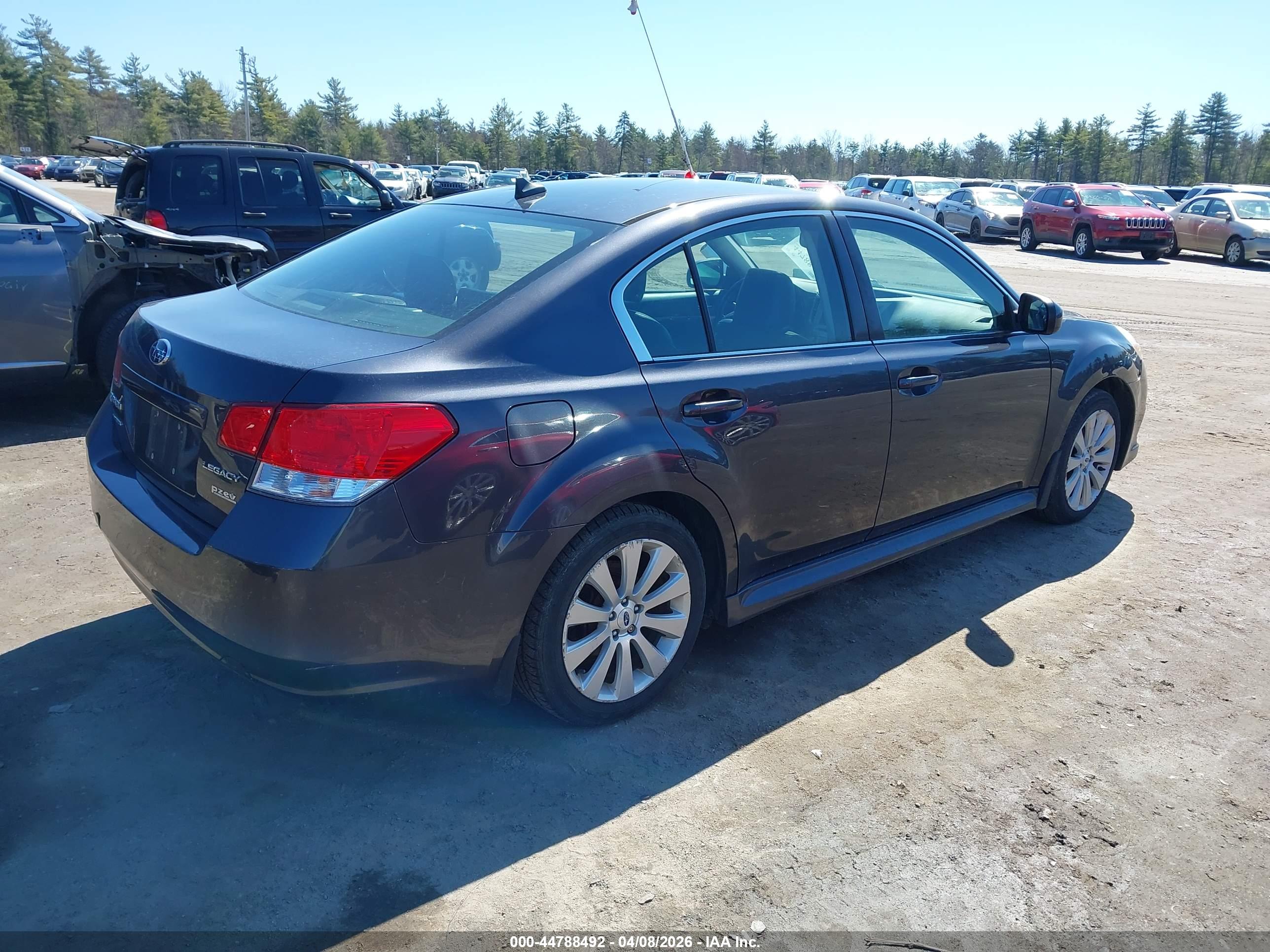 SUBARU LEGACY image 4