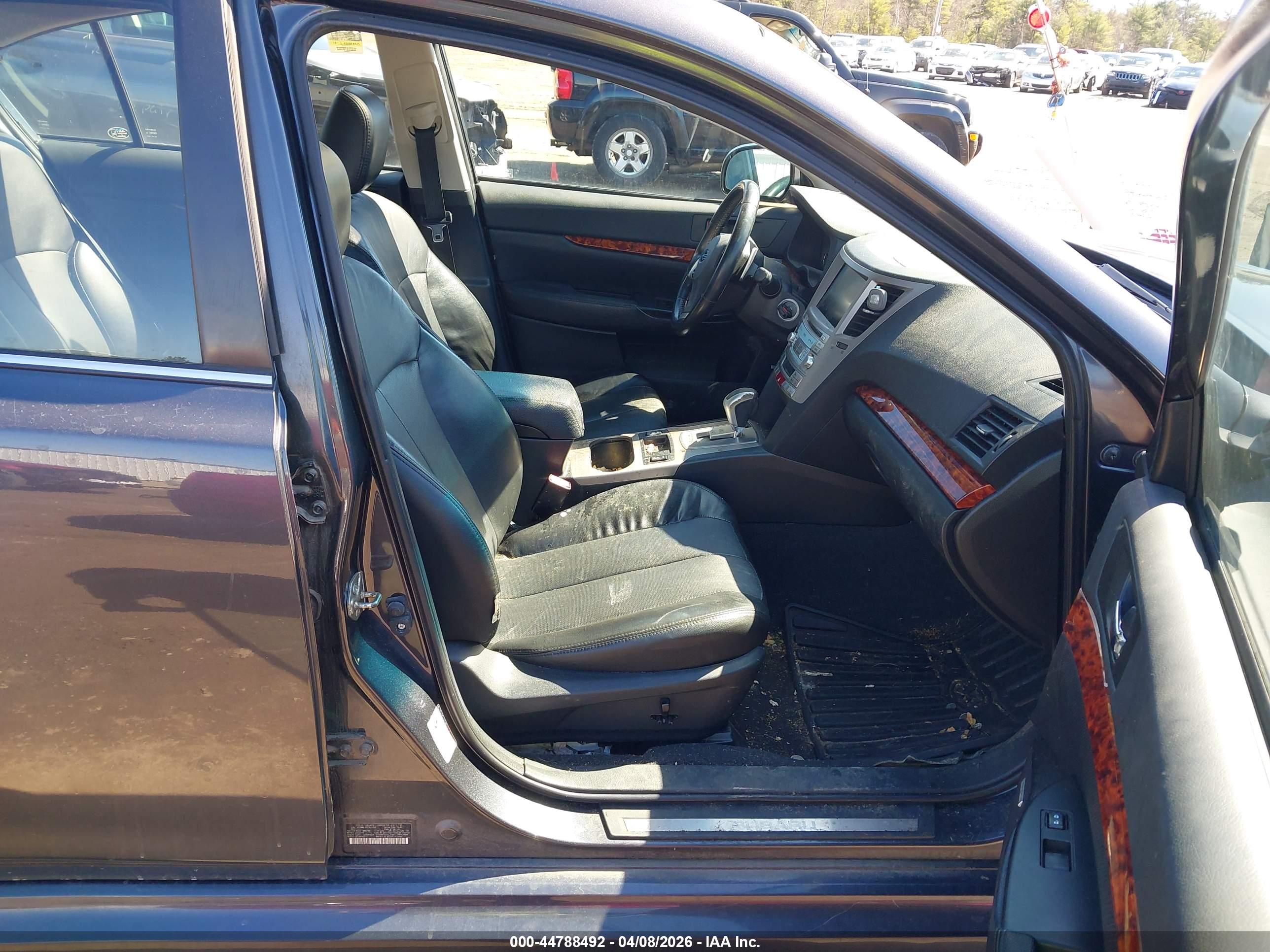 SUBARU LEGACY image 5