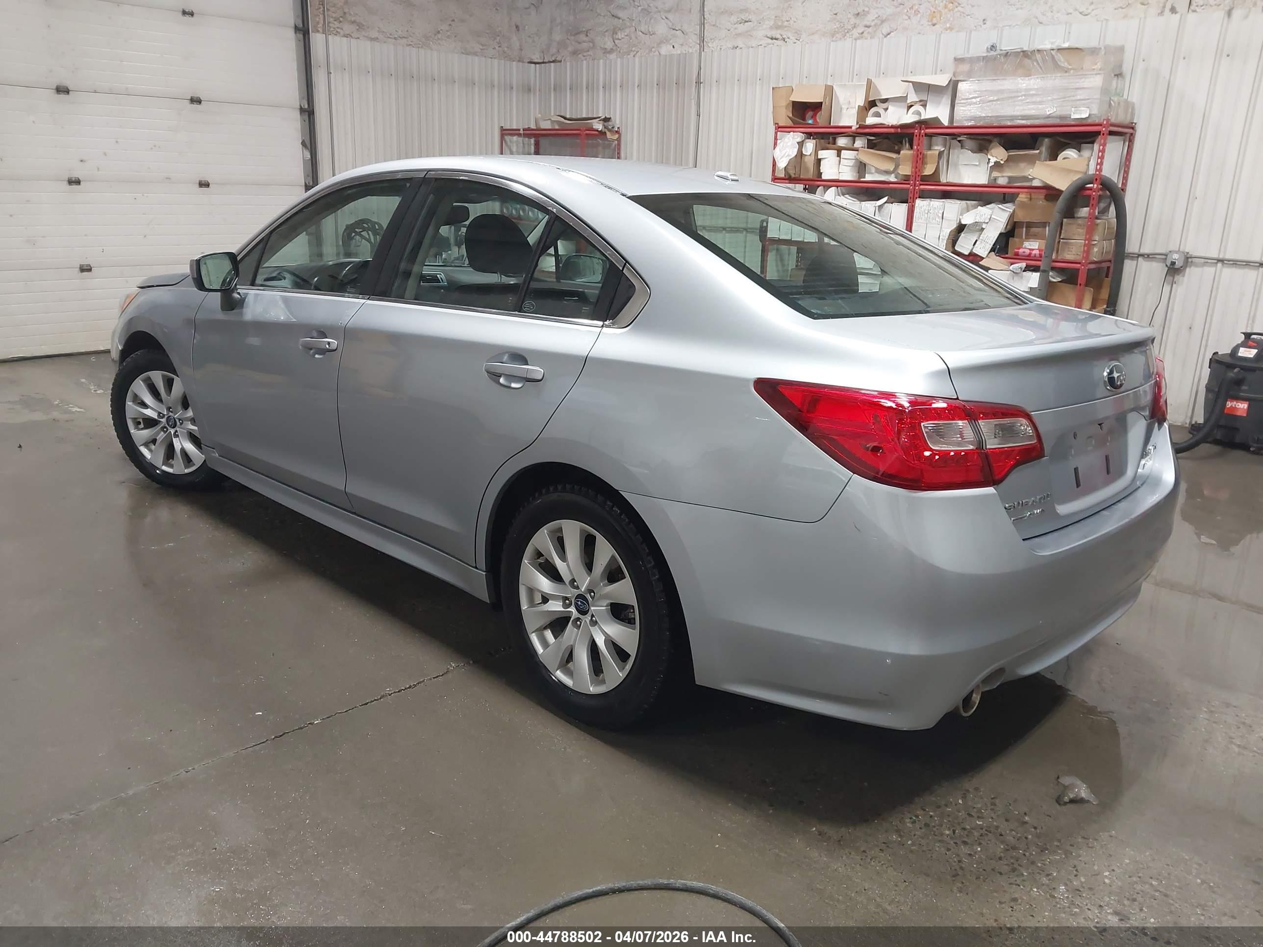 SUBARU LEGACY image 3