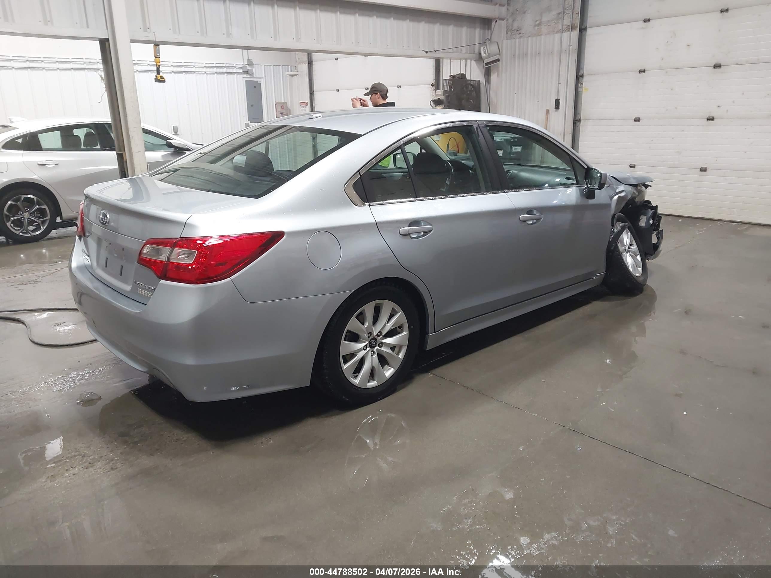 SUBARU LEGACY image 4